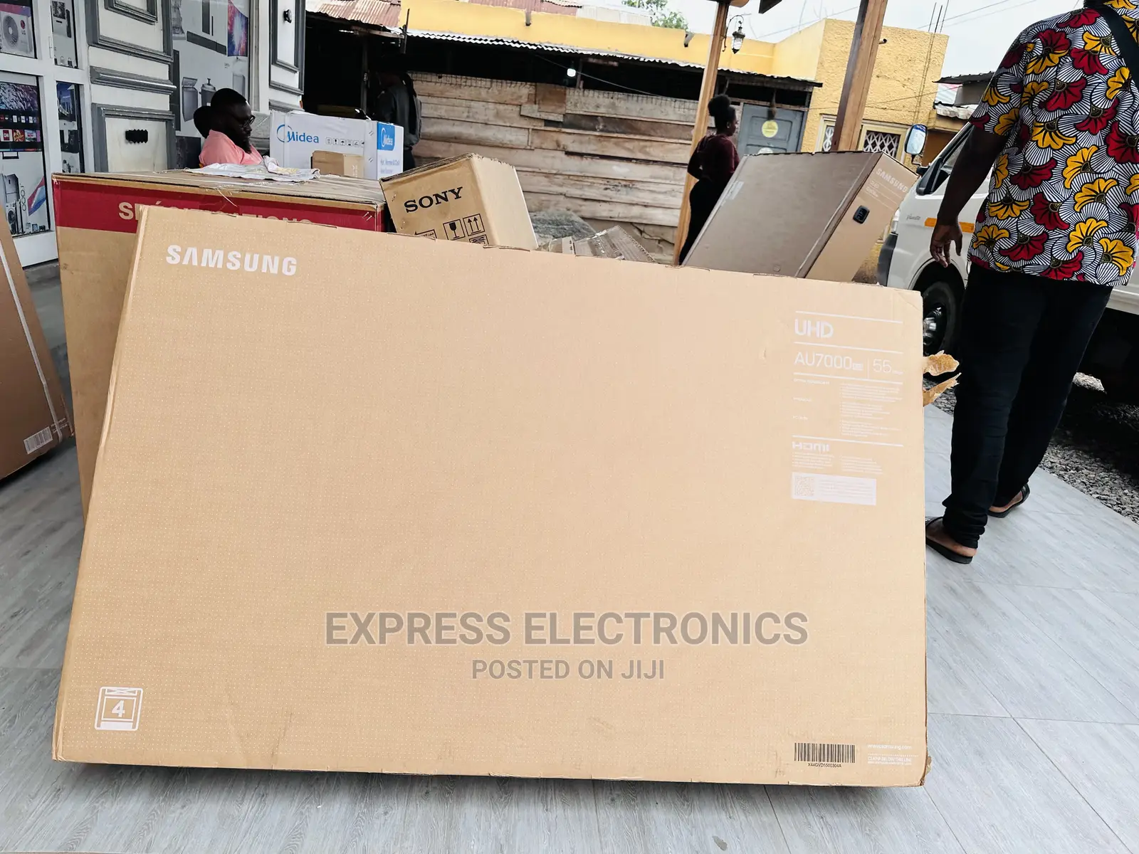 Triluminos Ua55”Samsung UHD Smart Au7”22