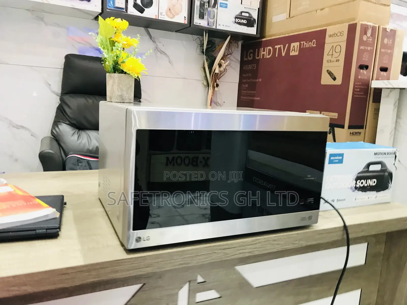 Adjustable Microwave 42L LG Smart Inverter Oven MH8265C1S