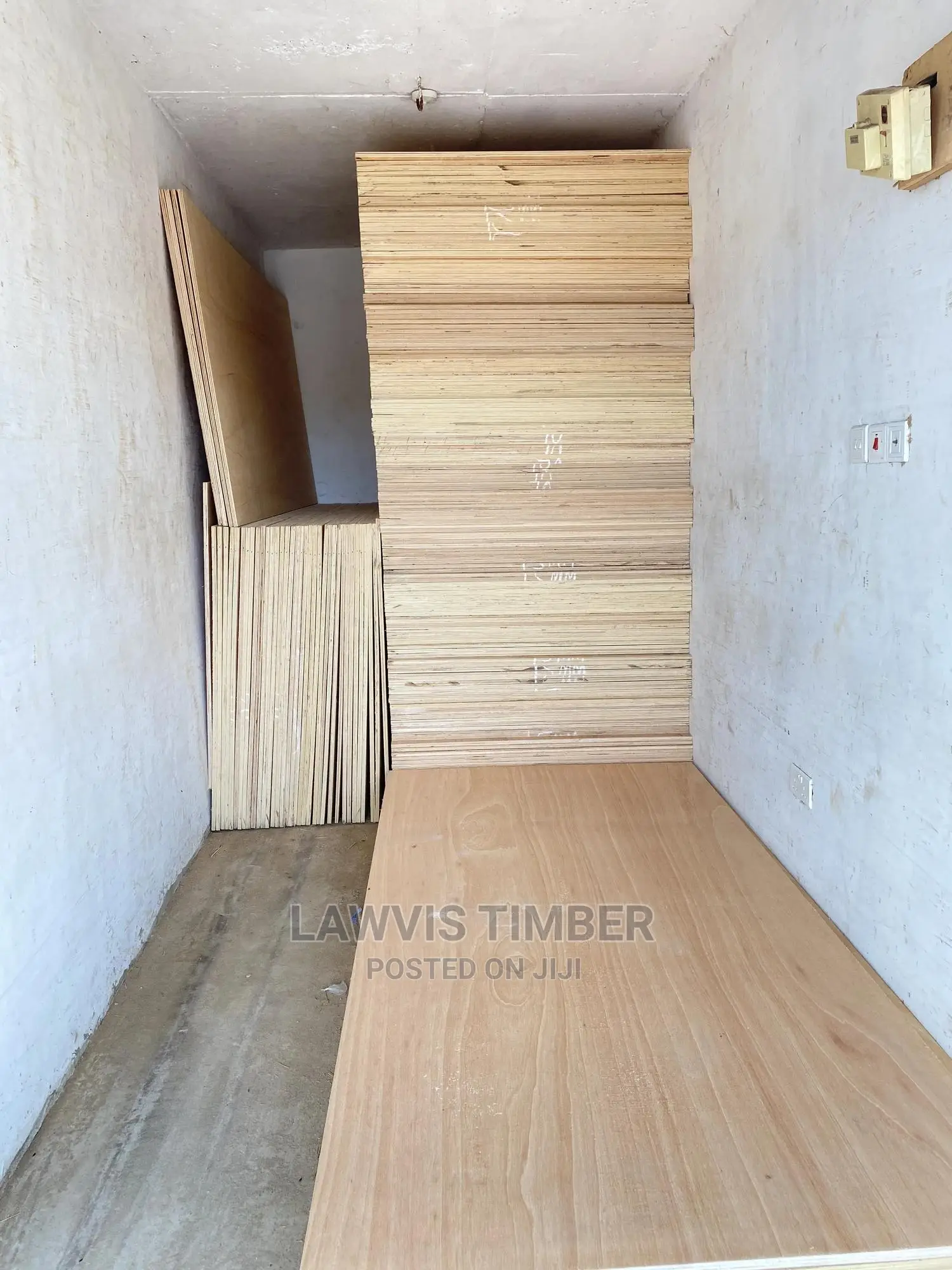 1/8 Plywood Ceiba ( Payment On Delivery)