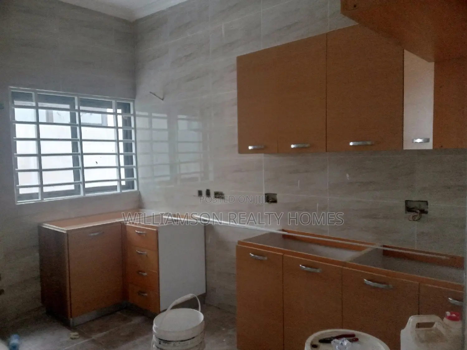 3bdrm House in Hfc Estate, Spintex for sale