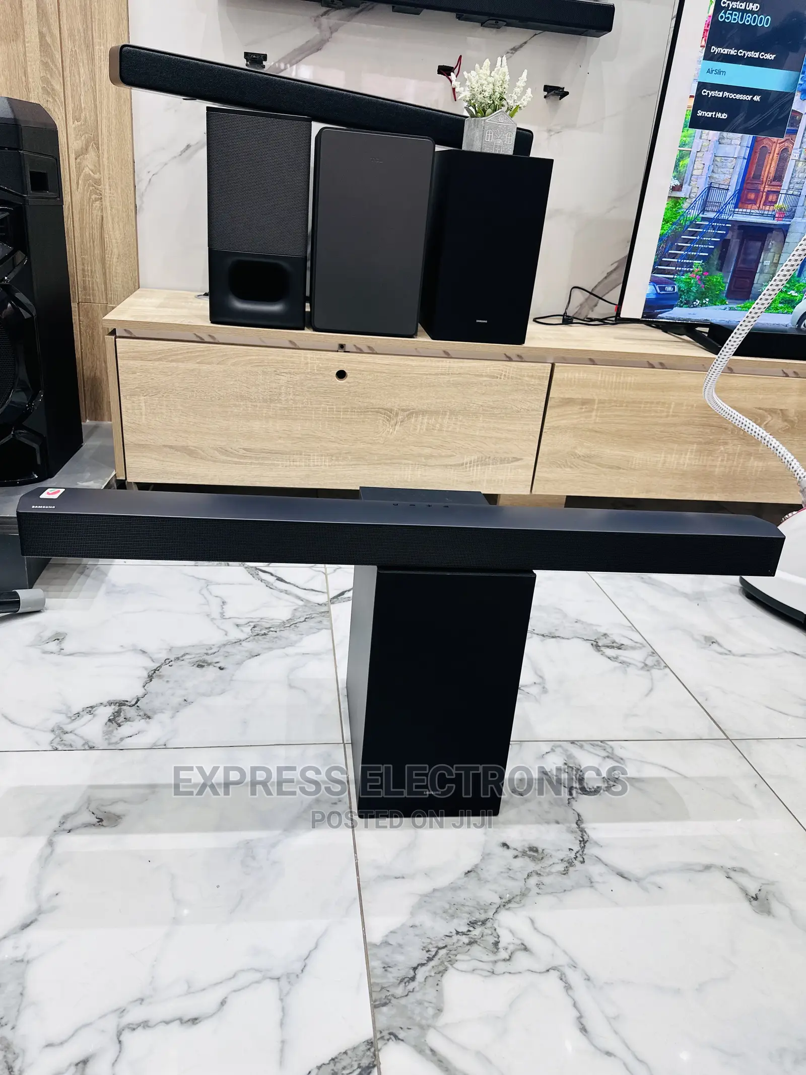 HW-Q700A. Multi-Directional Sound Samsung Soundbar