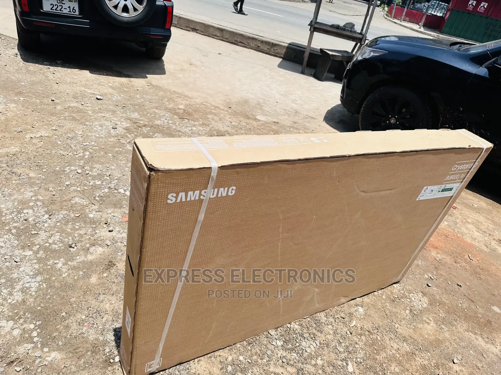 Samsung UHD 55”Au7022 Voice Assistant Glossy Screen
