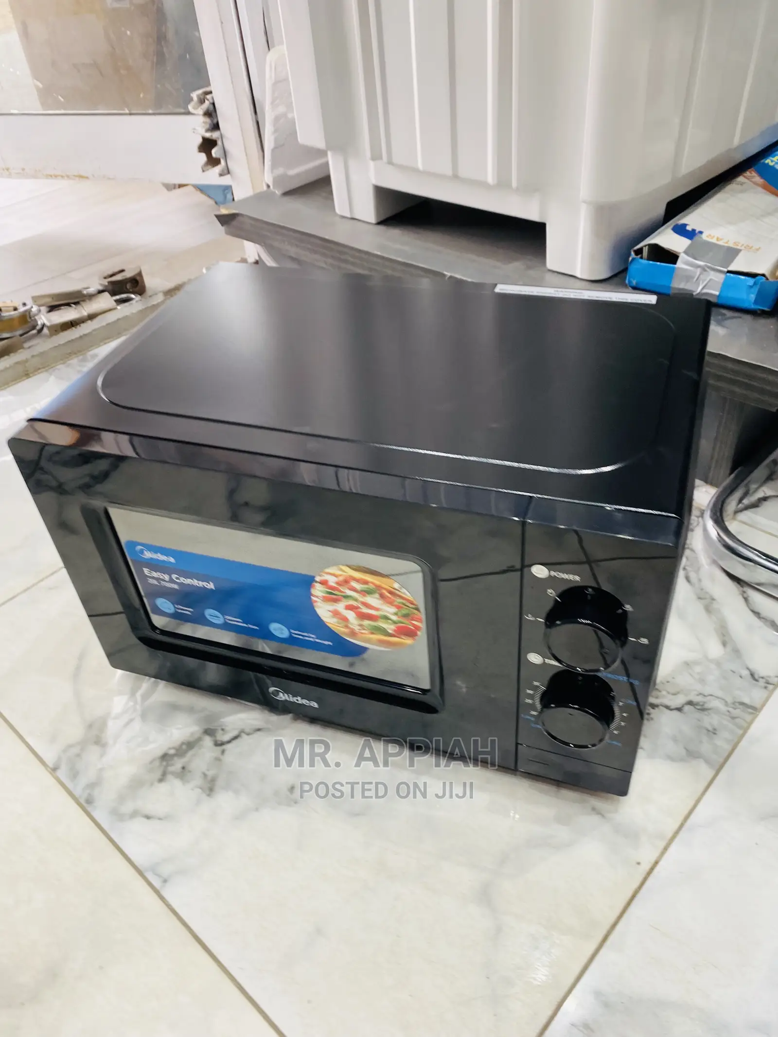 Quality Yet Affordable Midea 20L MM720CFB Microwave(Black).