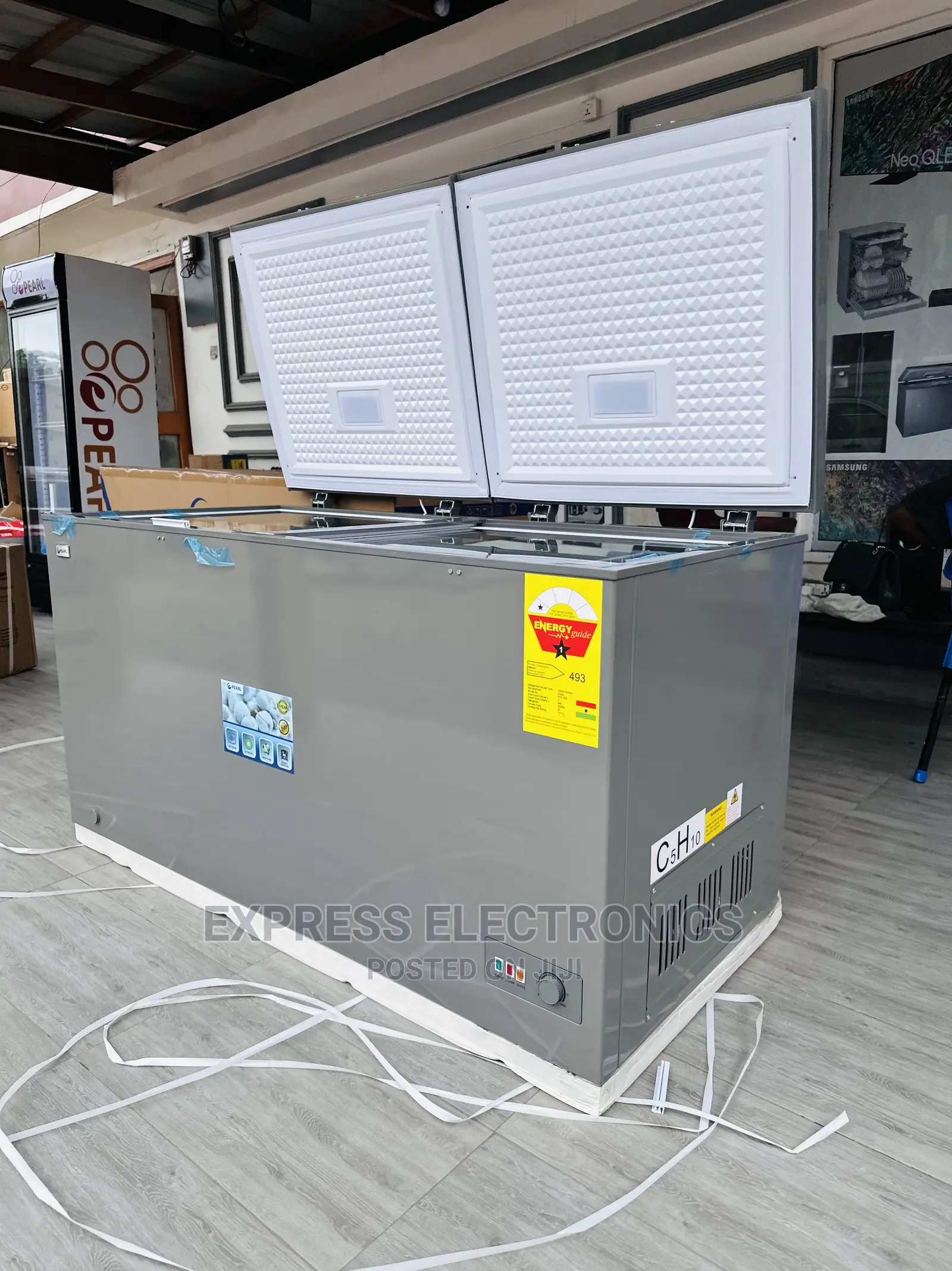 Brand New Grey PCF-550 400l Pearl Chest Freezer Double Door