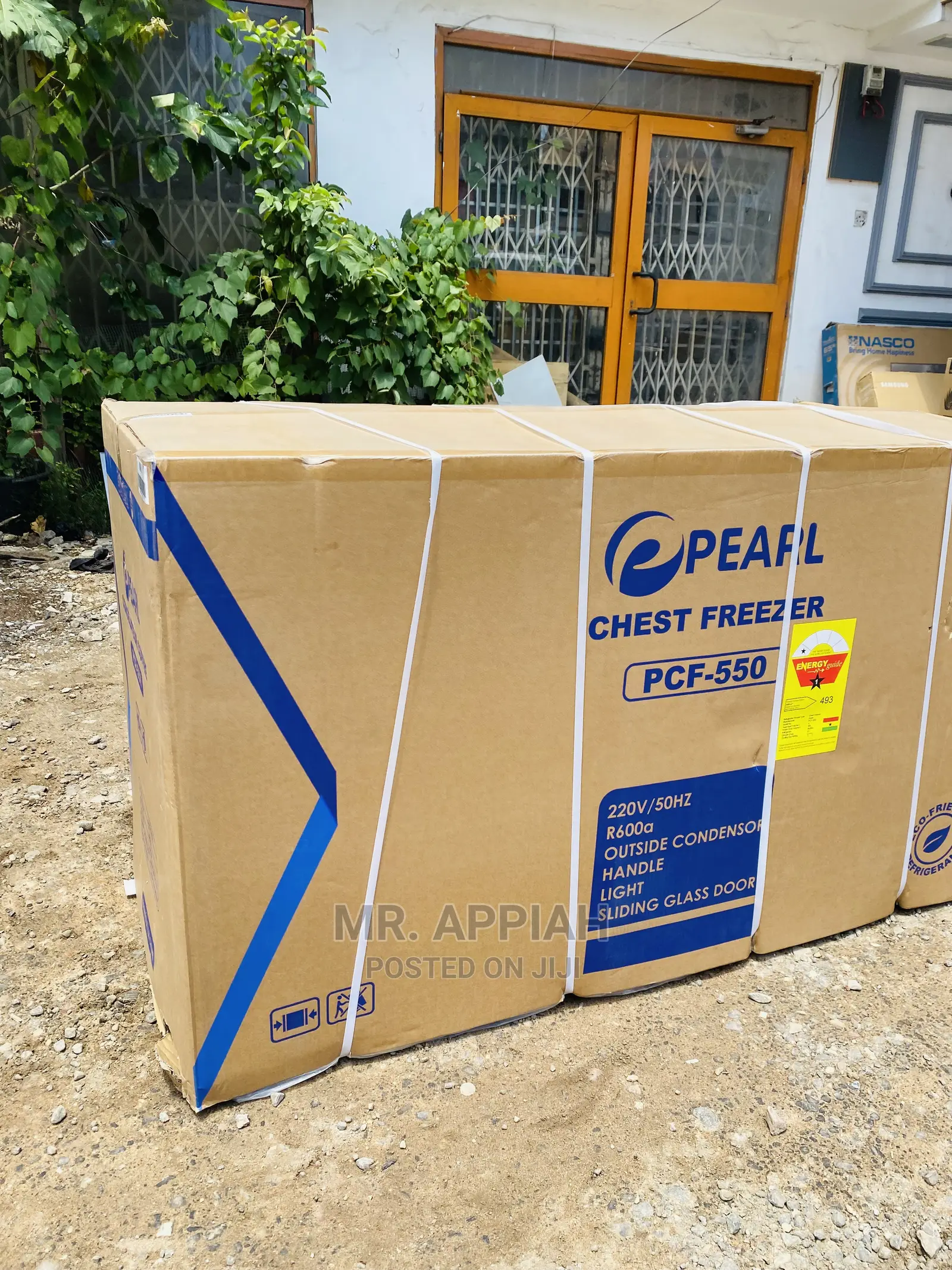 Budget/Friendly Pearl PCF-550 400ltr Chest Freezer 