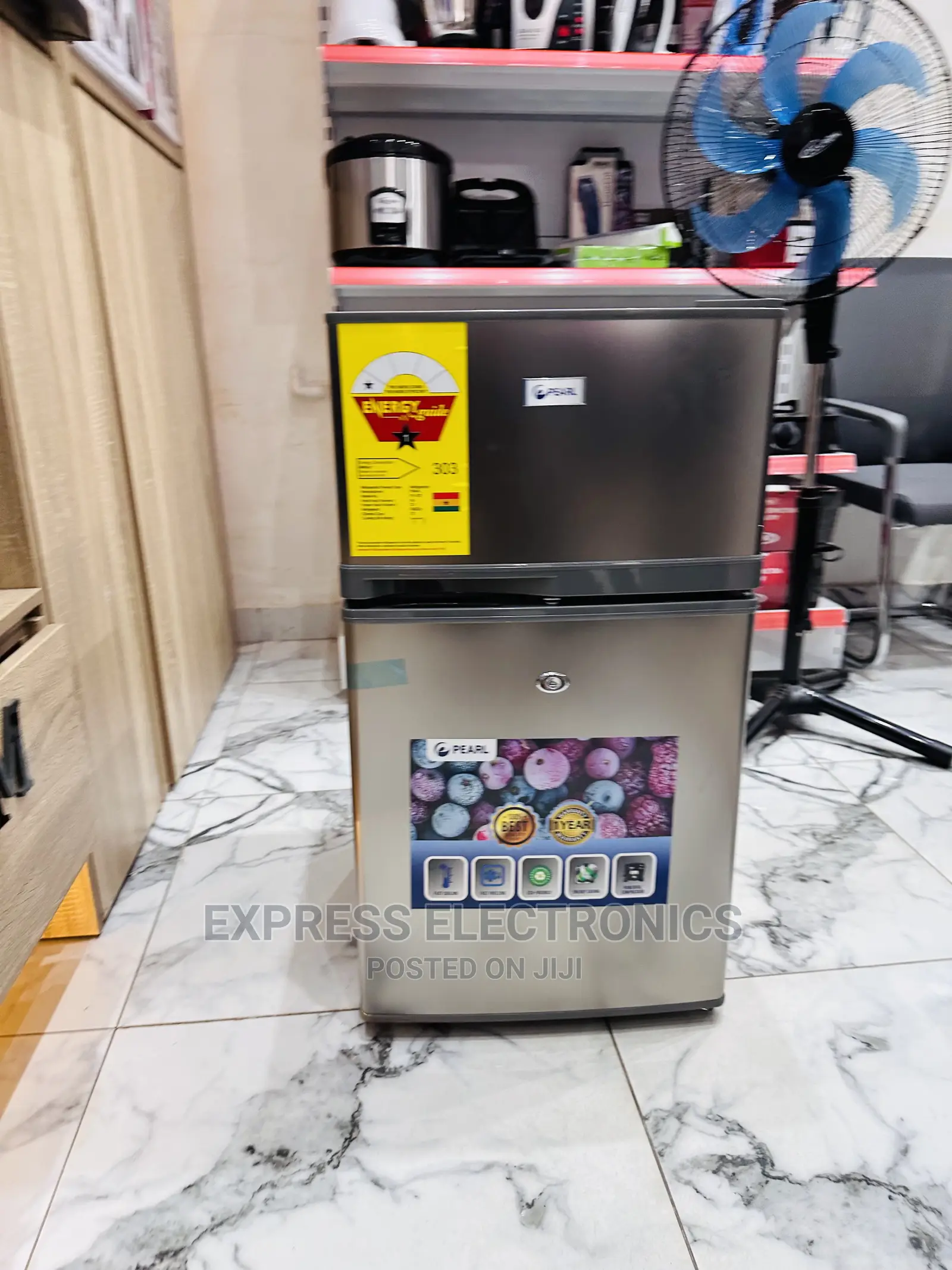 Affordable and Easy to Use Pearl Tabletop Double Door Fridge