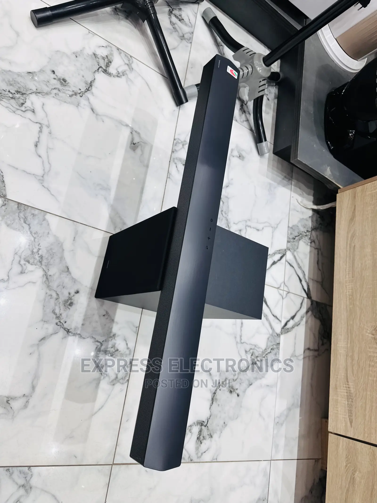 B450 300W Samsung Soundbar Enjoy With Bluetooth
