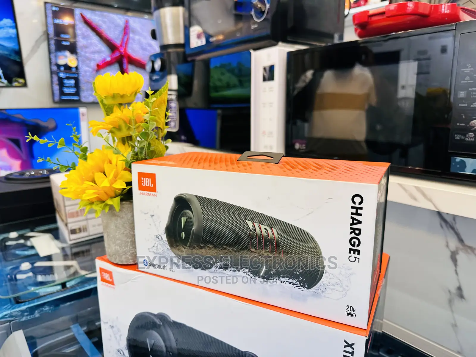 Enjoy  With Bluetooth JBL Charge 5 Speaker