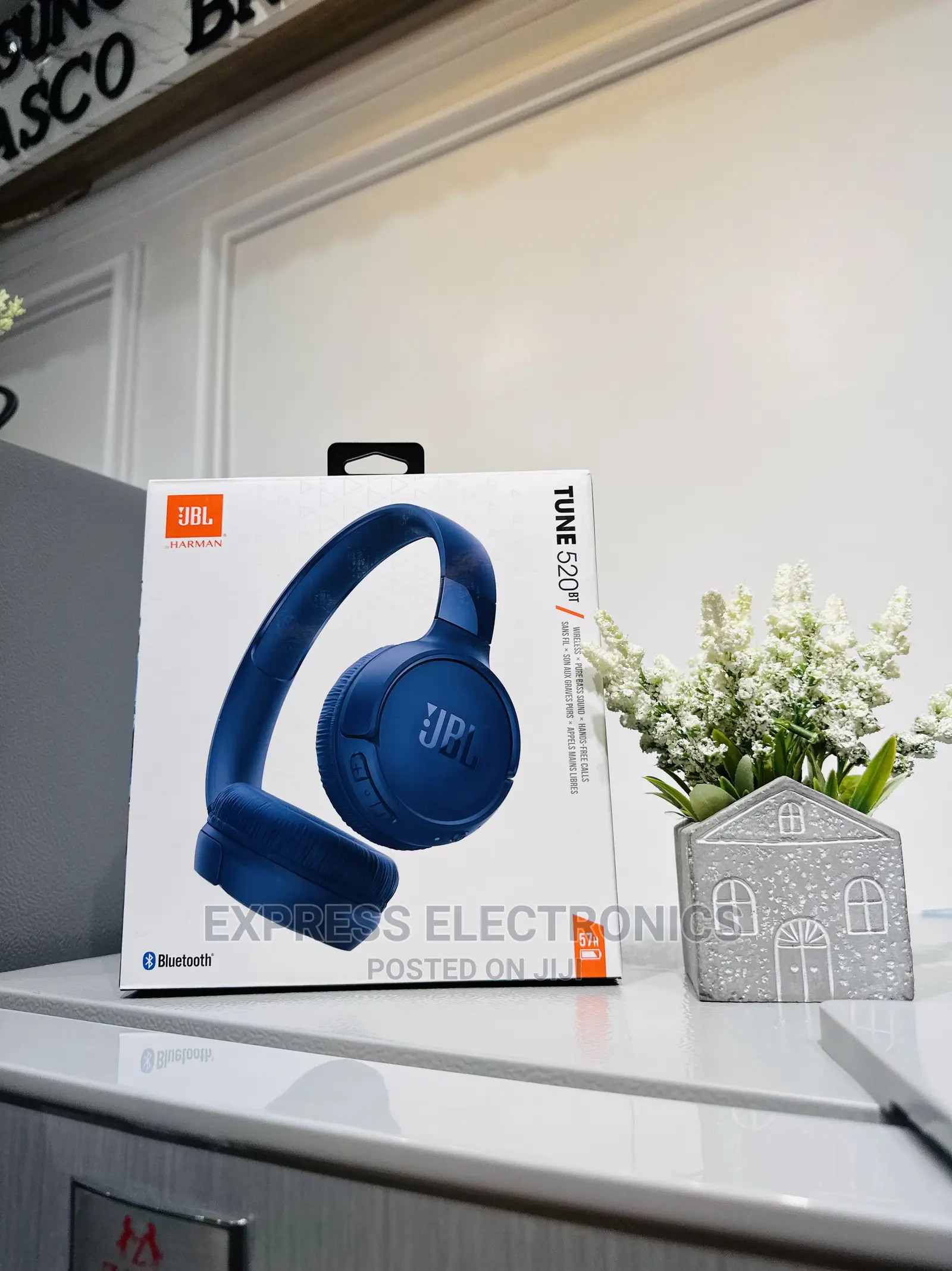 Enjoy With Bluetooth Headphones  JBL Tune 520
