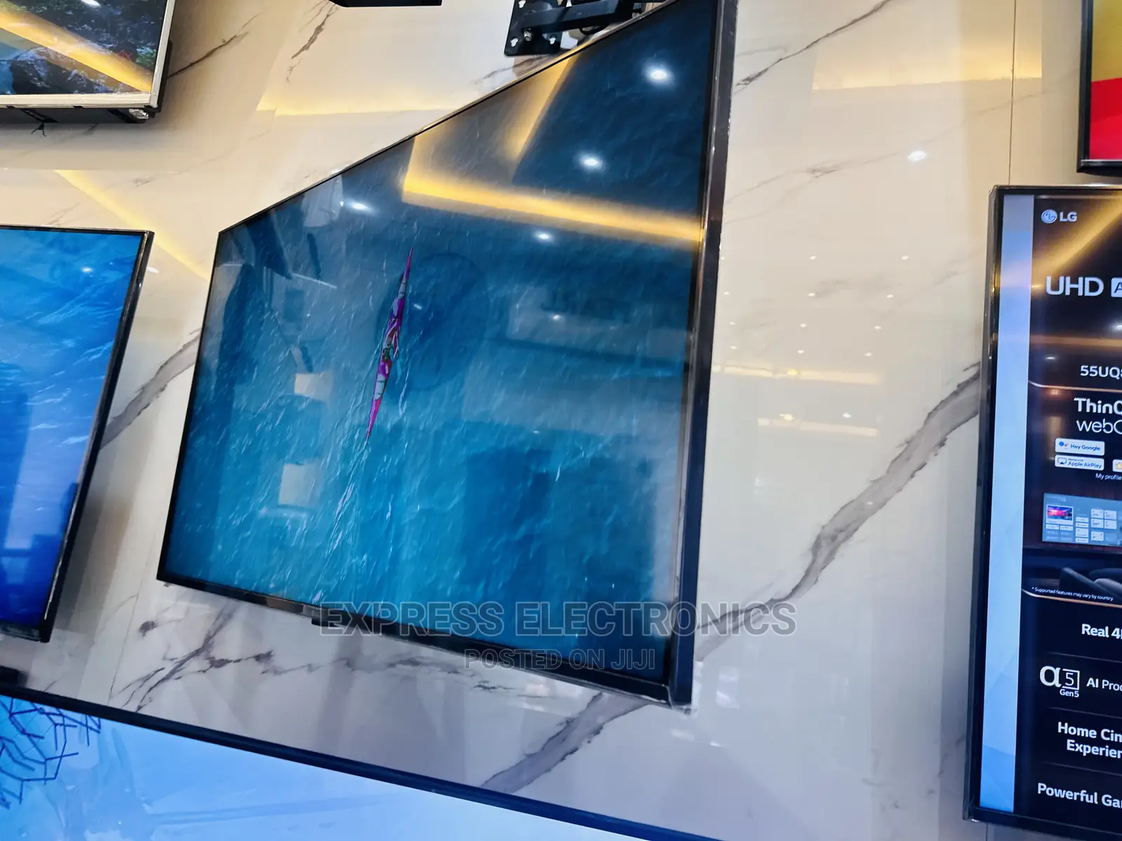 Awesome  Sleek Samsung UHD Smart 50”Au7022 Tv 