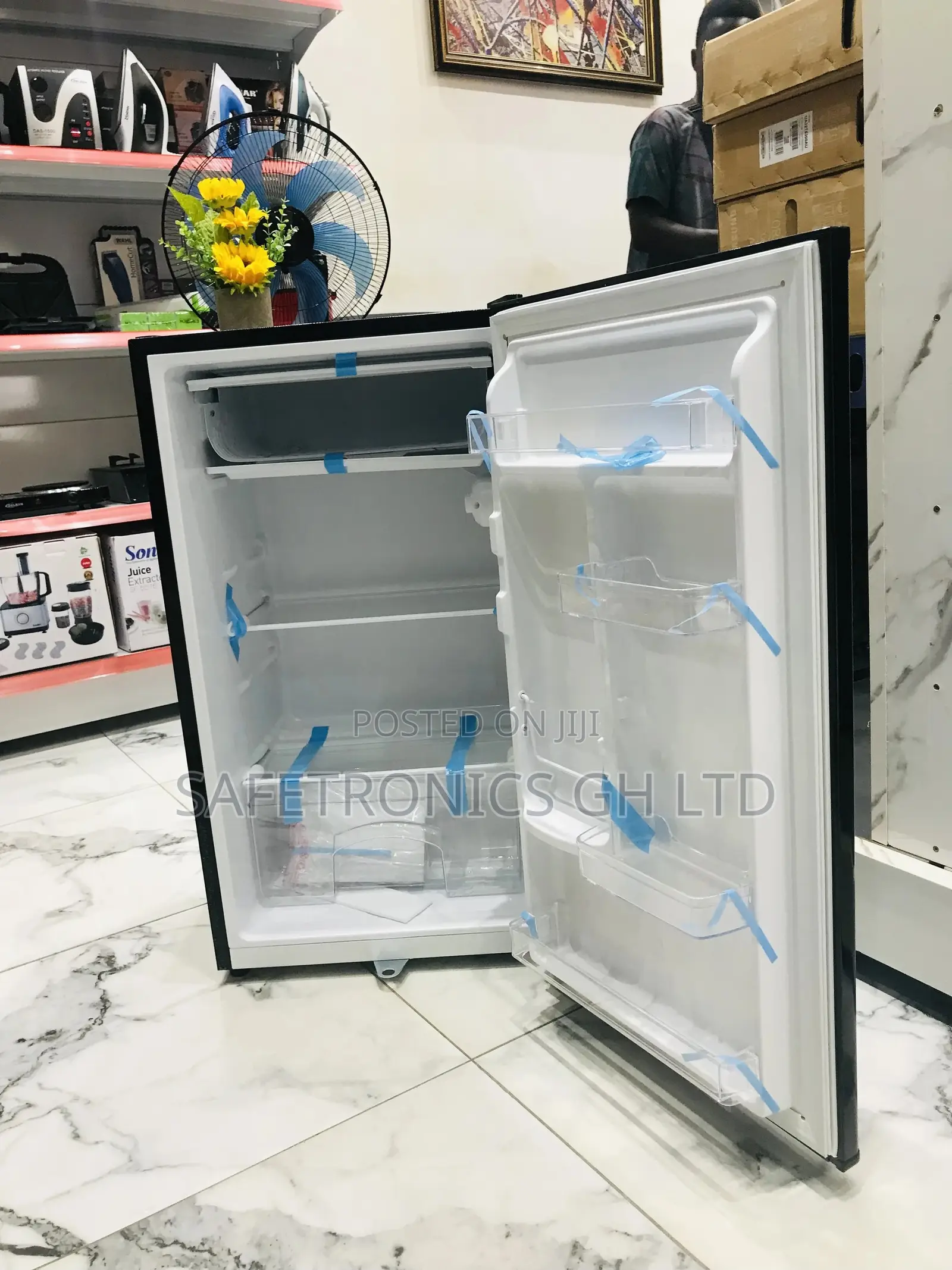Black Rainbow Singledoor Tabletop Fridge 92L