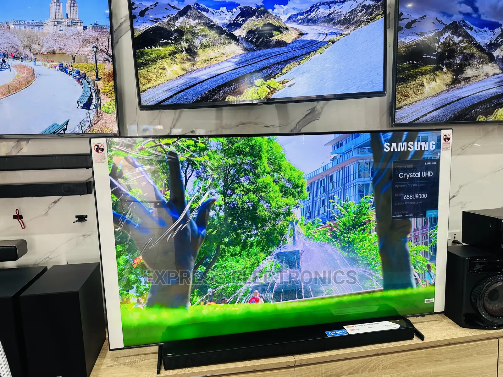 A New Slim 2023 Samsung UHD Smart 65”Cu8002