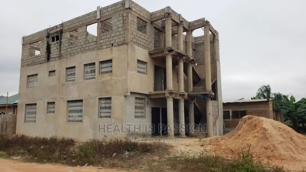 6bdrm Apartment in Abokobi for sale