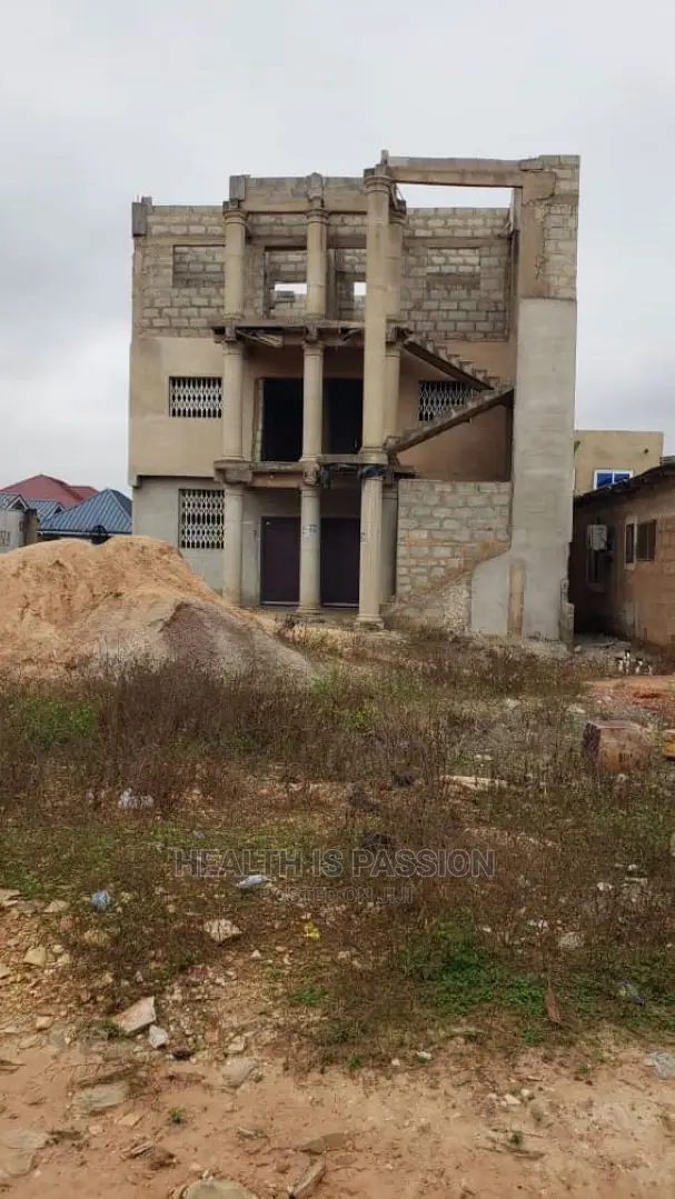 6bdrm Apartment in Abokobi for sale