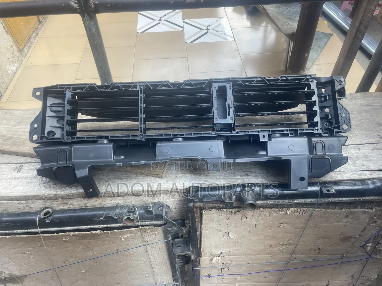 Honda CR-V Air Grille Shata Top 2017
