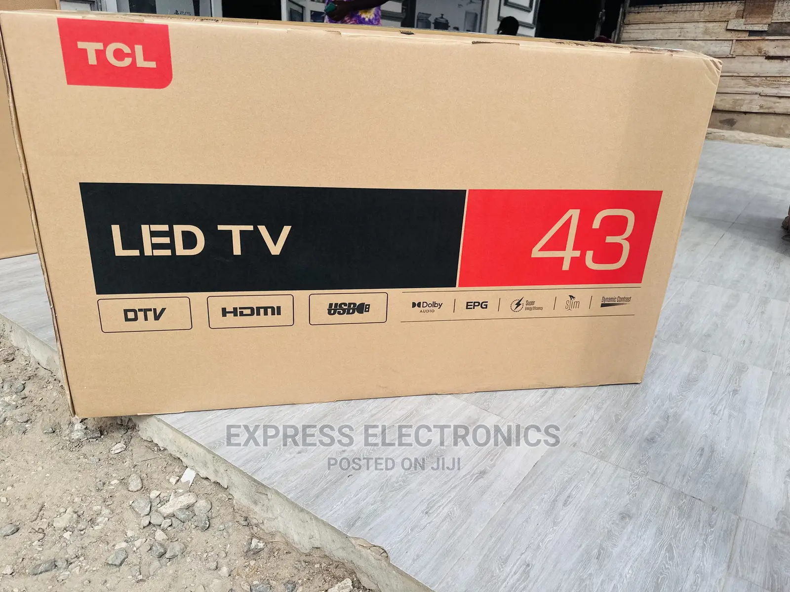 High Quality Sleek Glossy Satellite Digital Display 43D3200