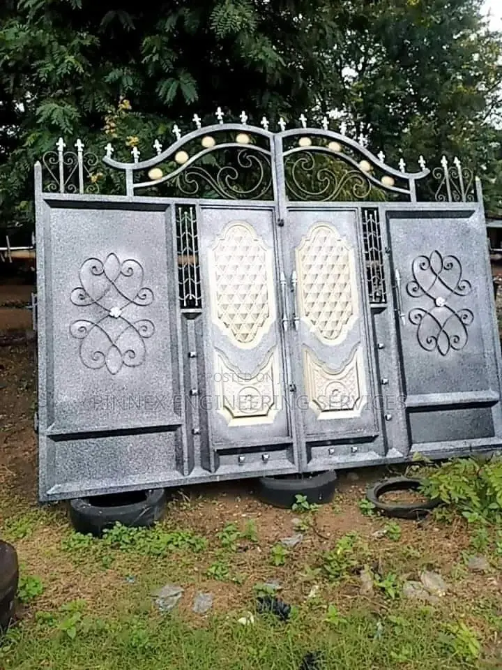 Doors / Gates / Main Gate