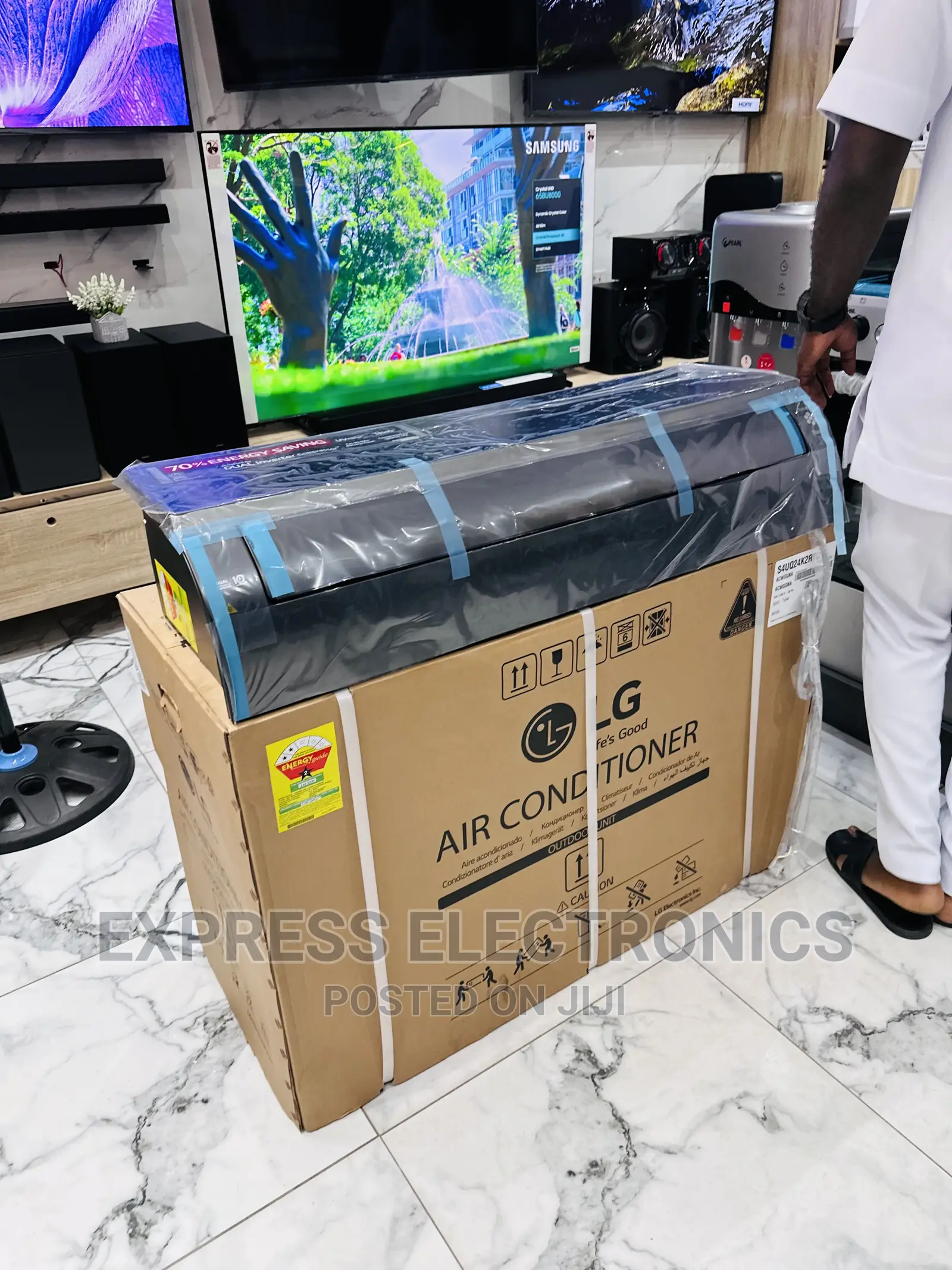 Fast Cooling Split Dual Artcool Inverter LG Black 2.5hp