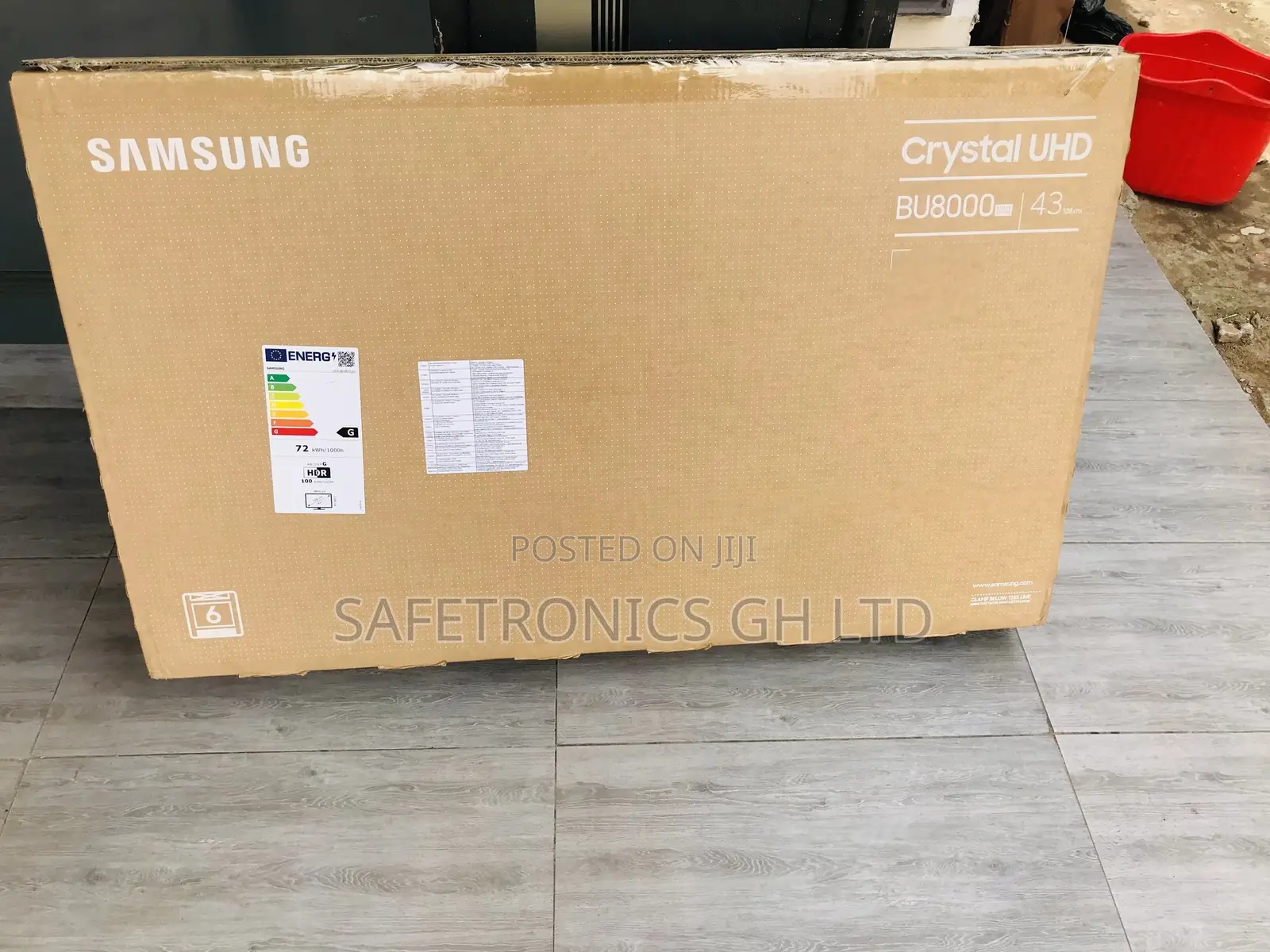 Sealed in Box 43 Inches Glossy Crystal UHD BU80 Samsung 