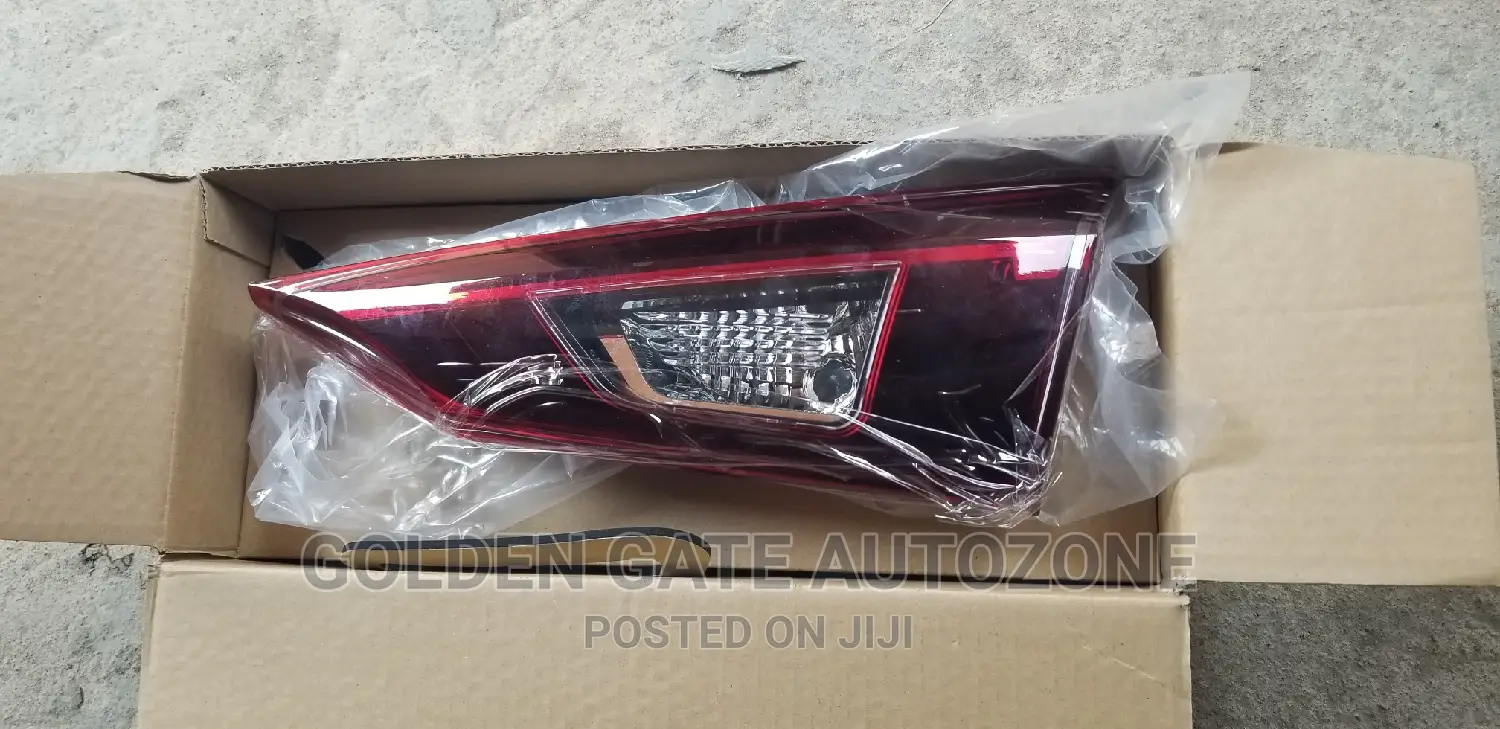 Mazda 3 2015 Bootlight