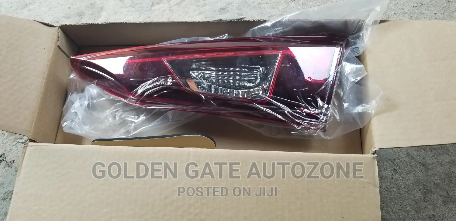 Mazda 3 2015 Bootlight