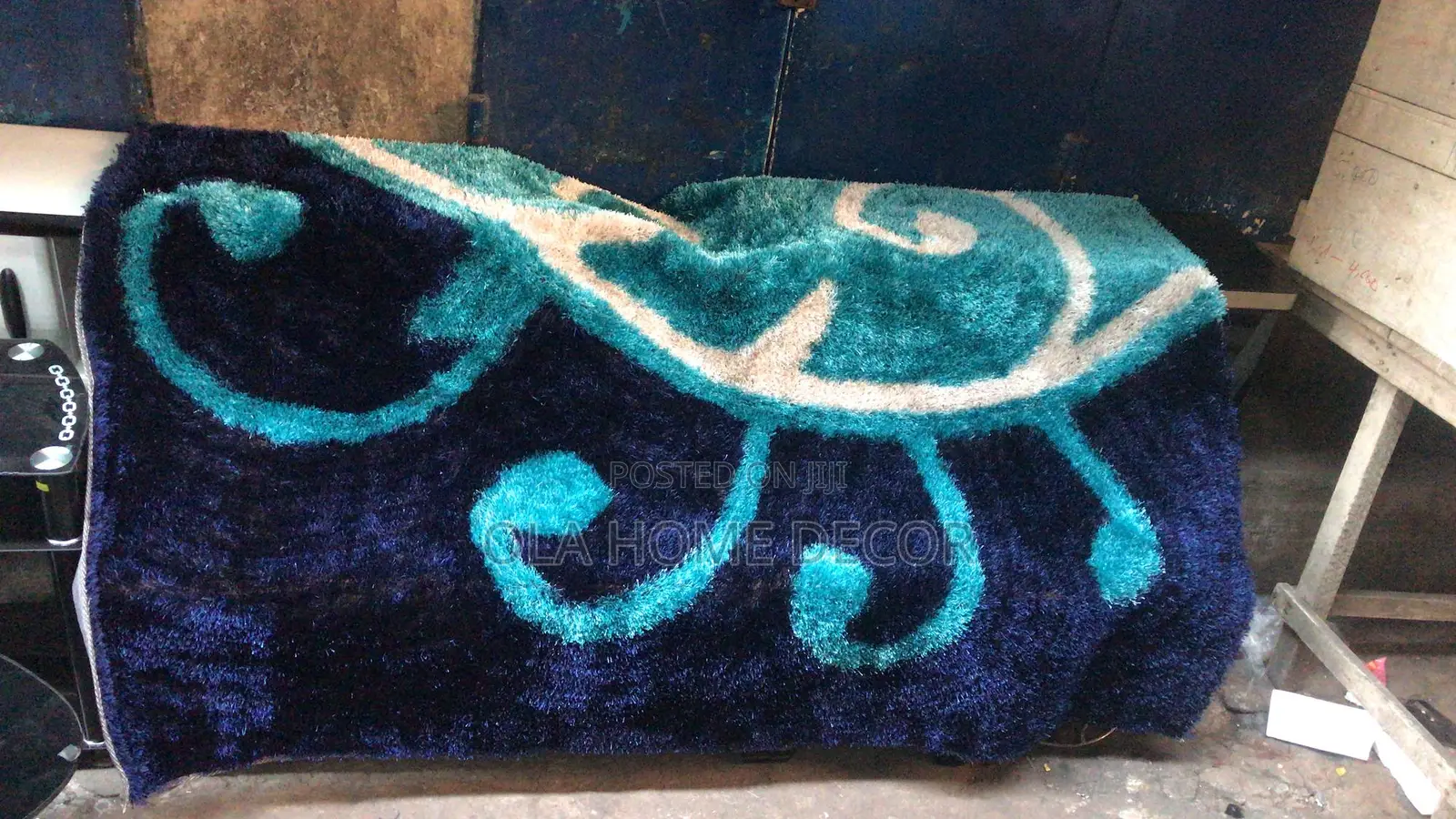 Center Carpet Wool-Rug
