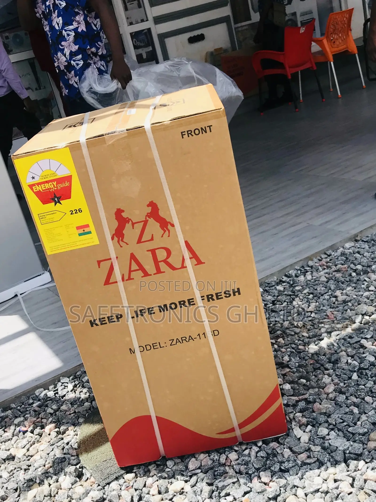 Adjustable Zara Tabletop Singledoor Fridge  Topfreezer