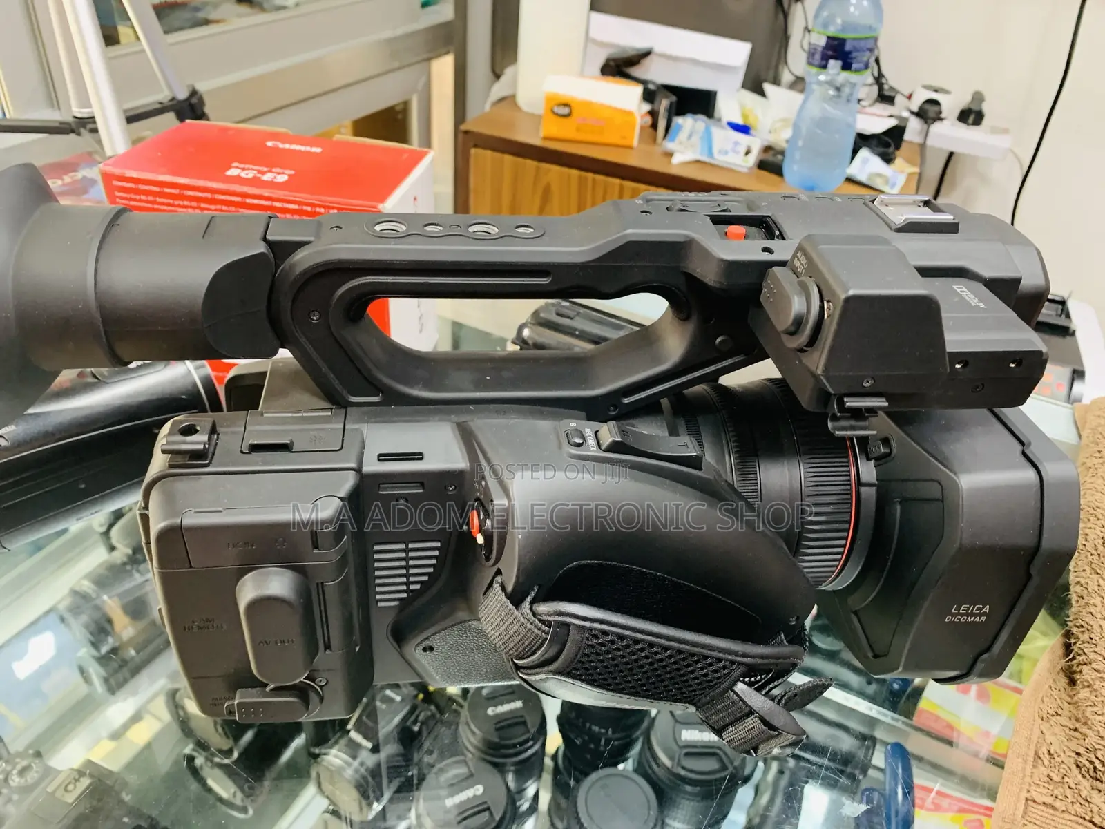 Panasonic AGUX180 Professional Handheld Video Camera