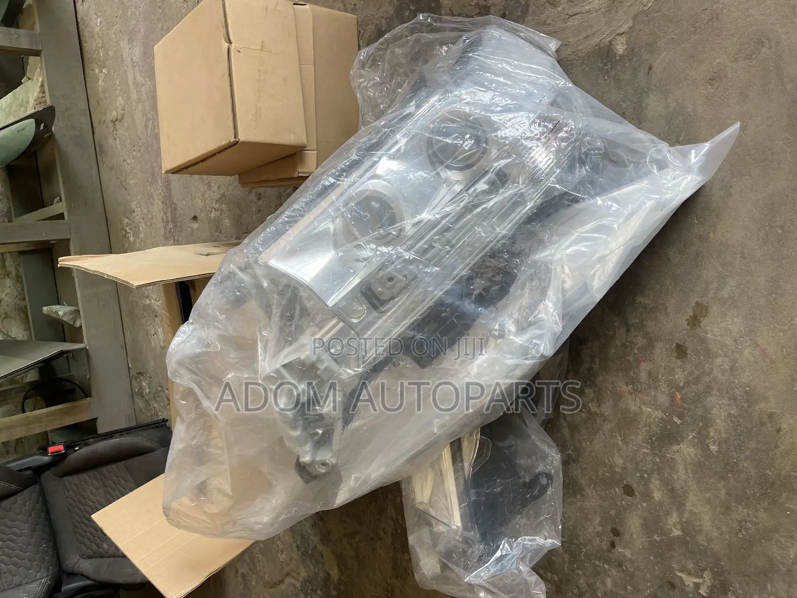 Land Cruiser 200 Headlight Pair