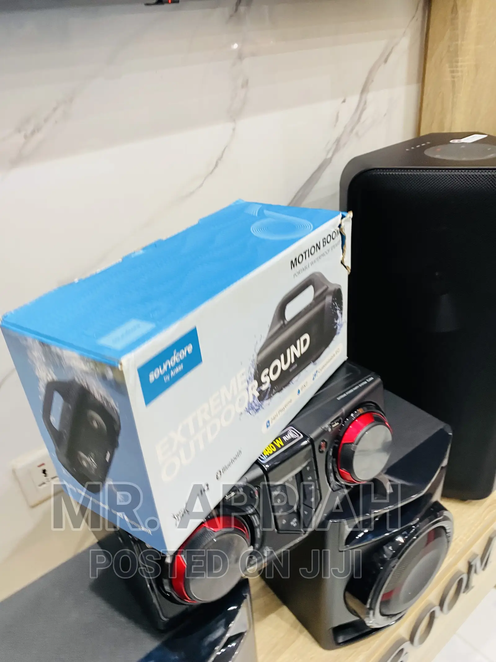 Waterproof Motion Boom Portable Bluetooth Speaker(Black)