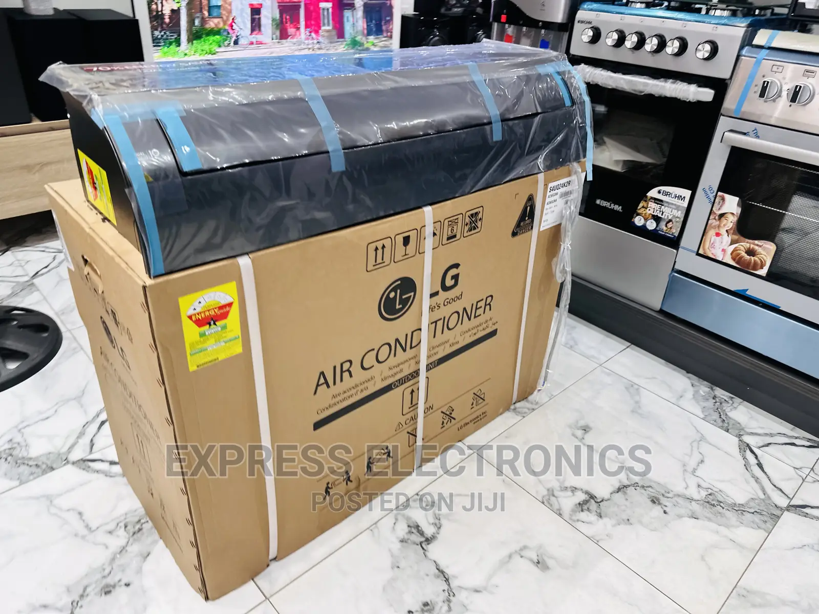 Extremely Chill Dual Inverter Artcool 2.0hp Lg Black AC