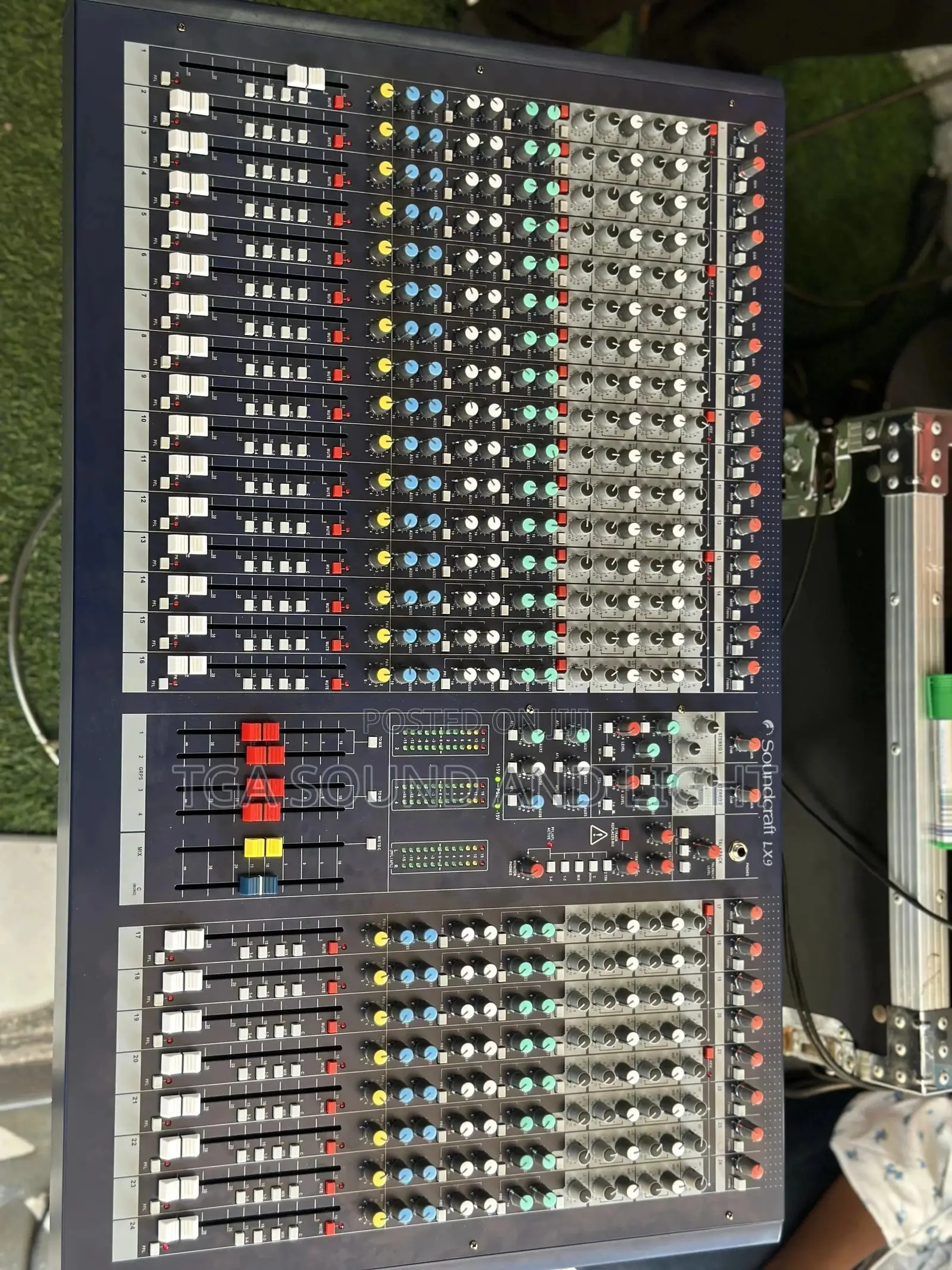 Soundcraft Lx9 24 Channels Analog Mixer
