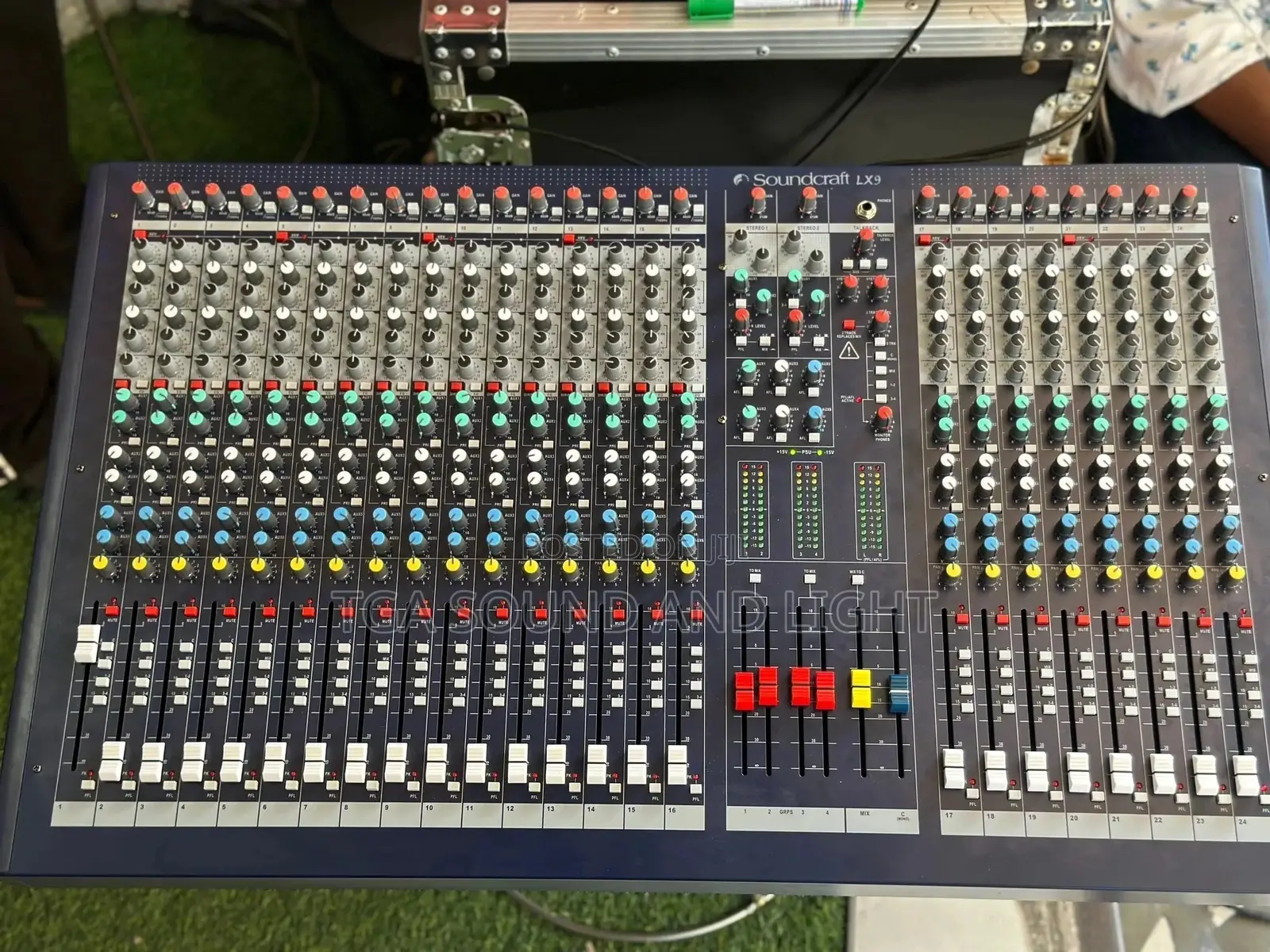 Soundcraft Lx9 24 Channels Analog Mixer