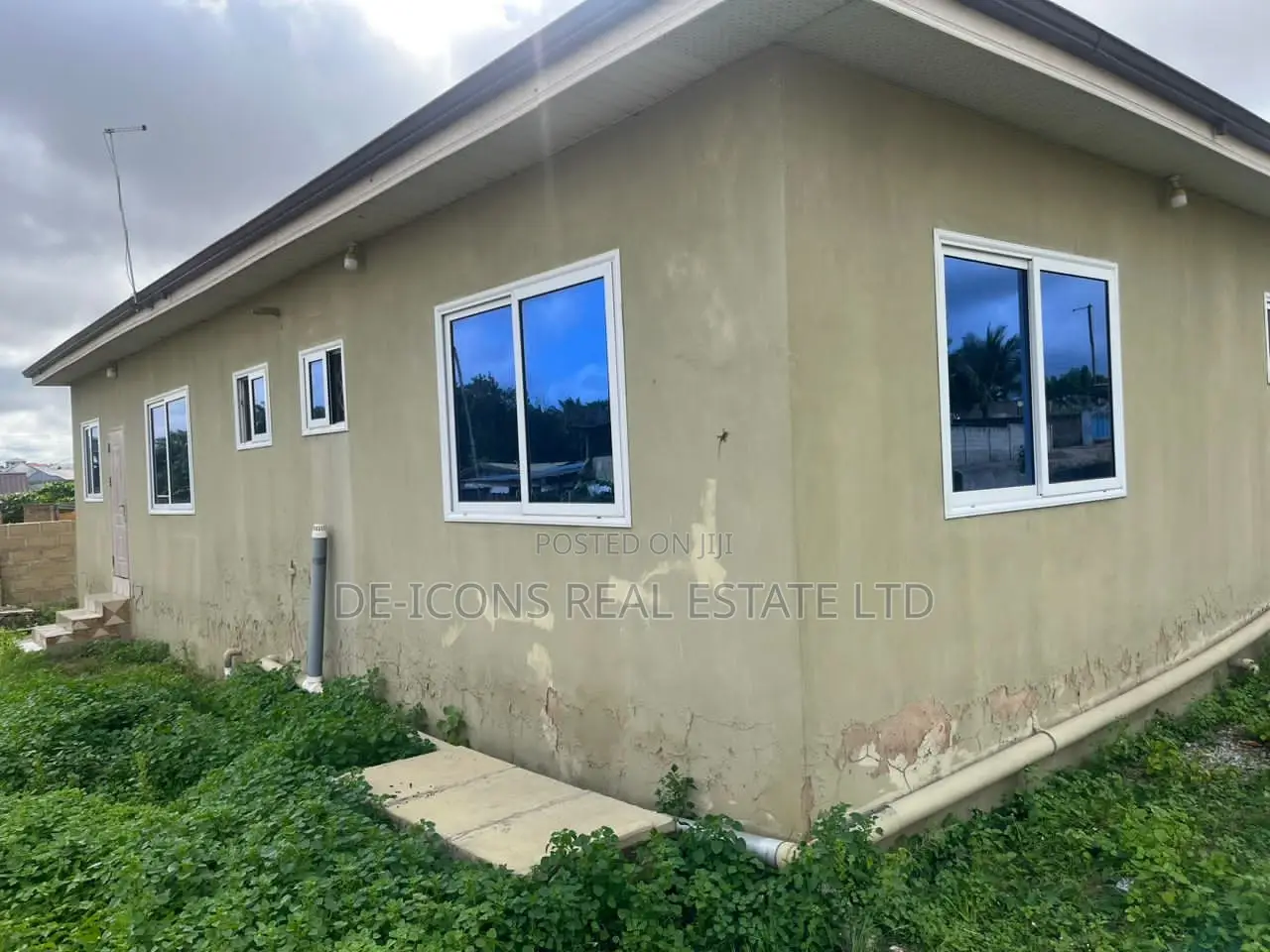4bdrm House in De-Icons Real Estate, Kasoa for sale