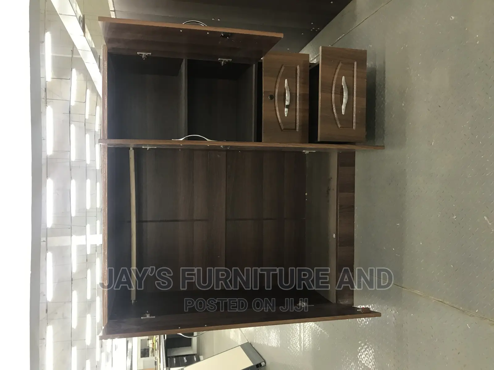 Mini Wardrobe 763