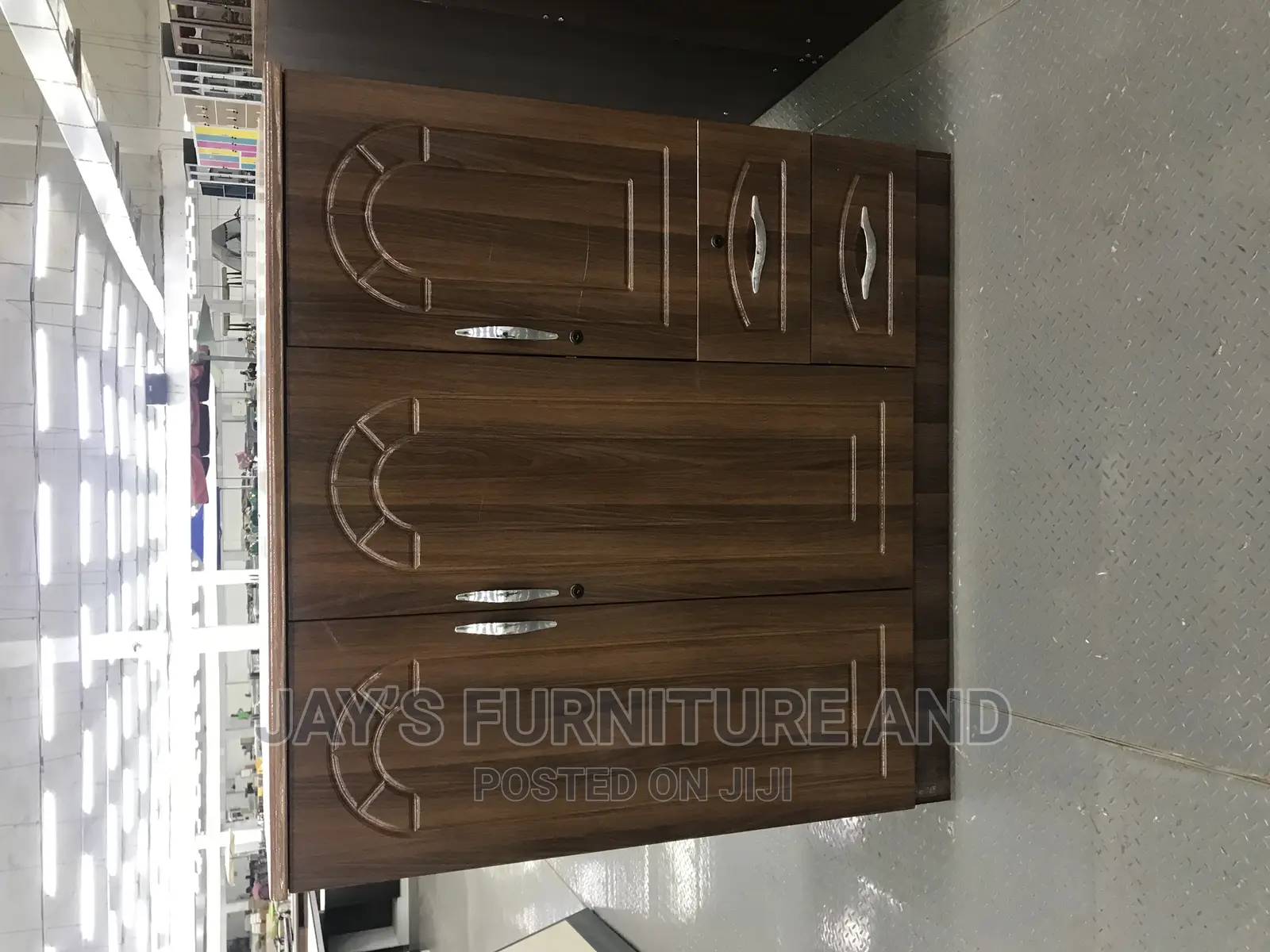 Mini Wardrobe 763