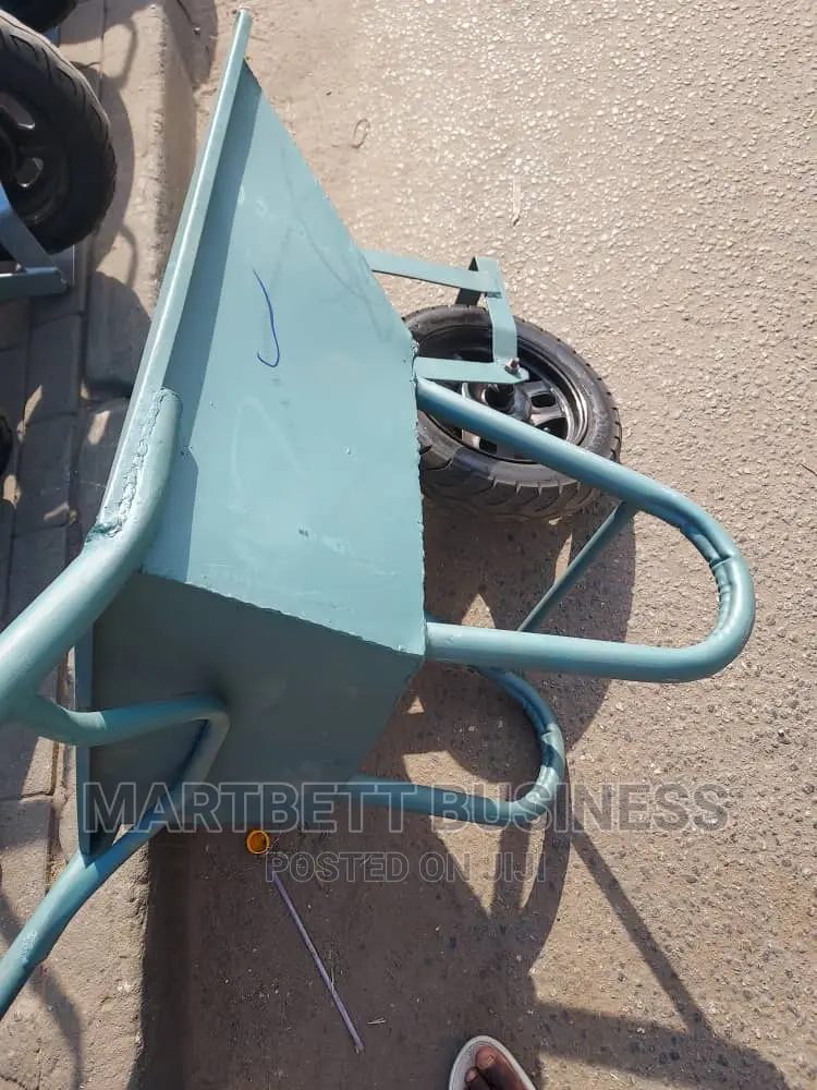 Local Strong Wheelbarrows