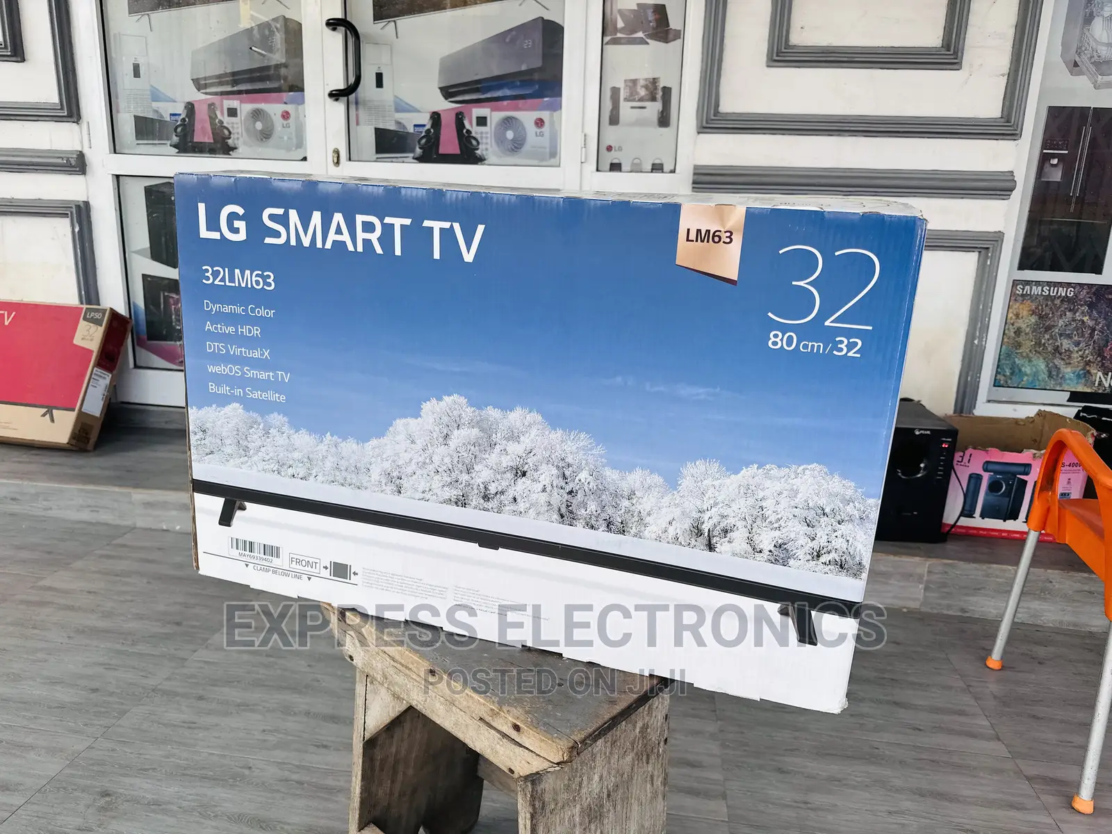 A New Slim Smart Lg FHD 32LM637BPVA Tv  Glossy Screen