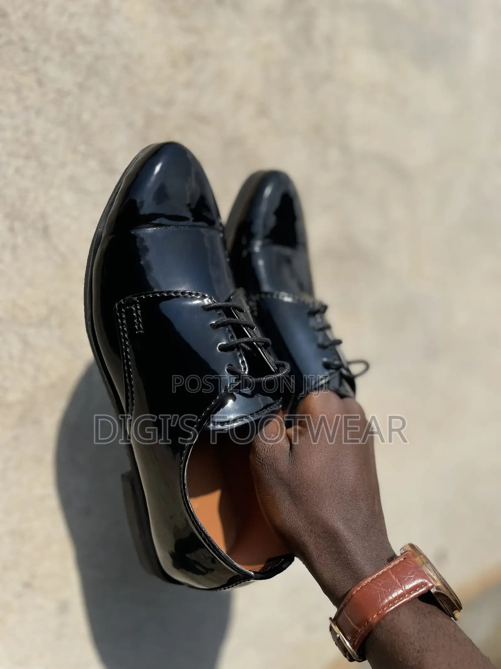Black Mirror Shoe