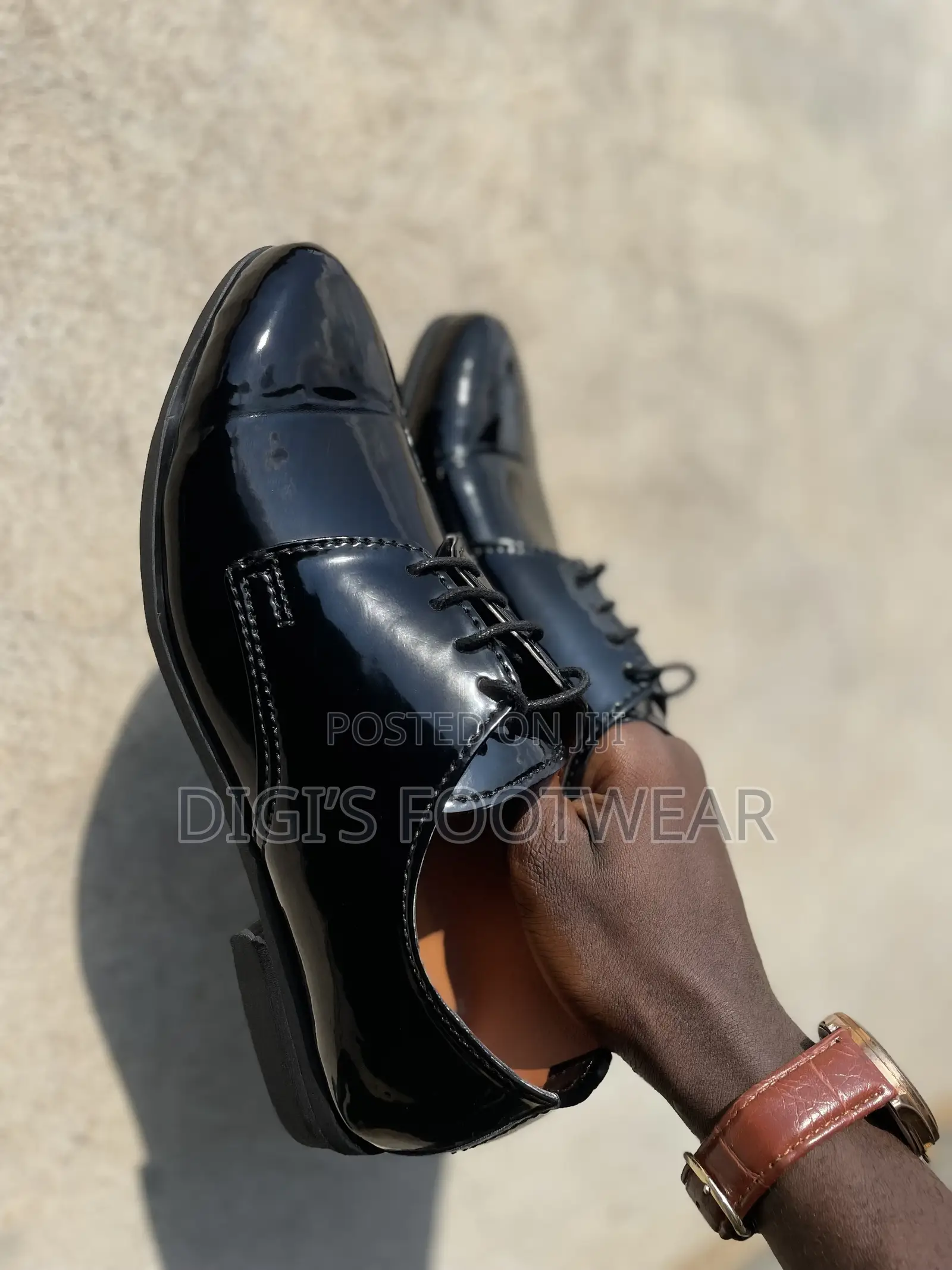 Black Mirror Shoe