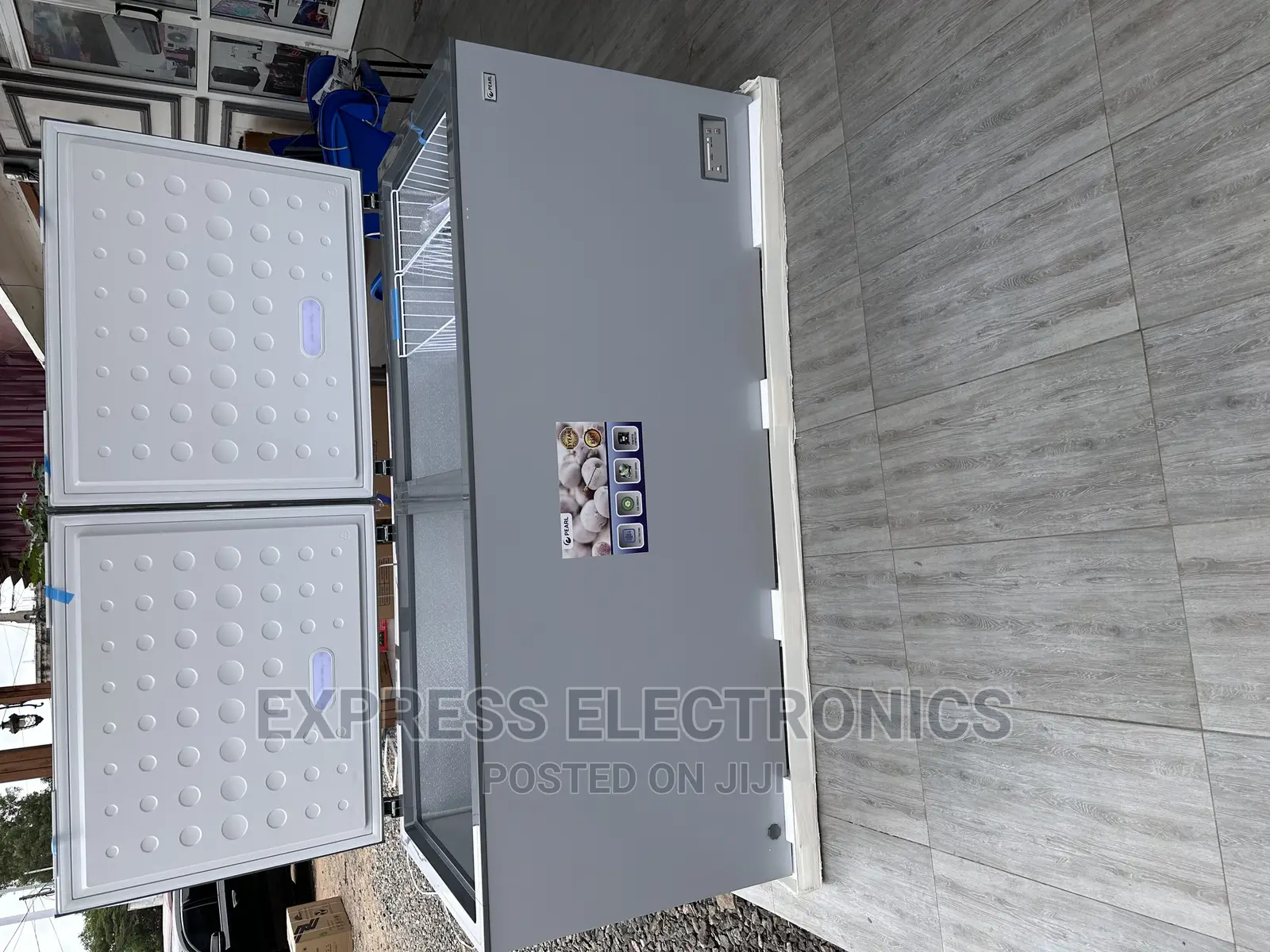 Adjustable Thermostat Chest Freezer Double Door 708L