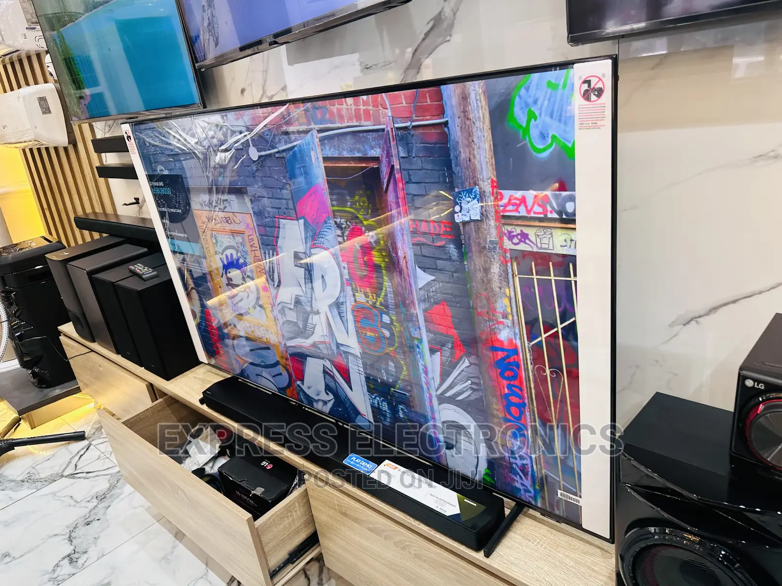 Super Cool  Price Samsung UHD Smart 75”Cu7172