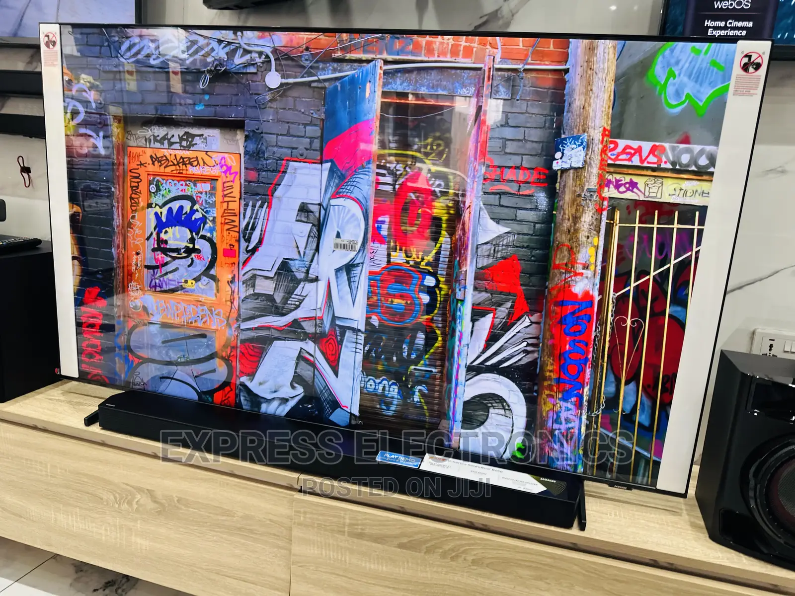 Samsung UHD Smart 65”Au7092 High Resolution Display