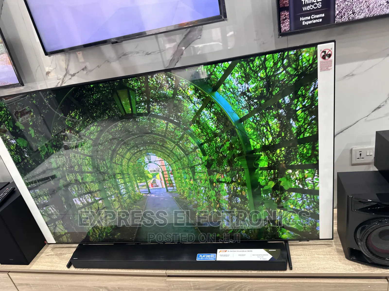 Samsung 2023 Model UHD High Definition Display 75”Cu717/