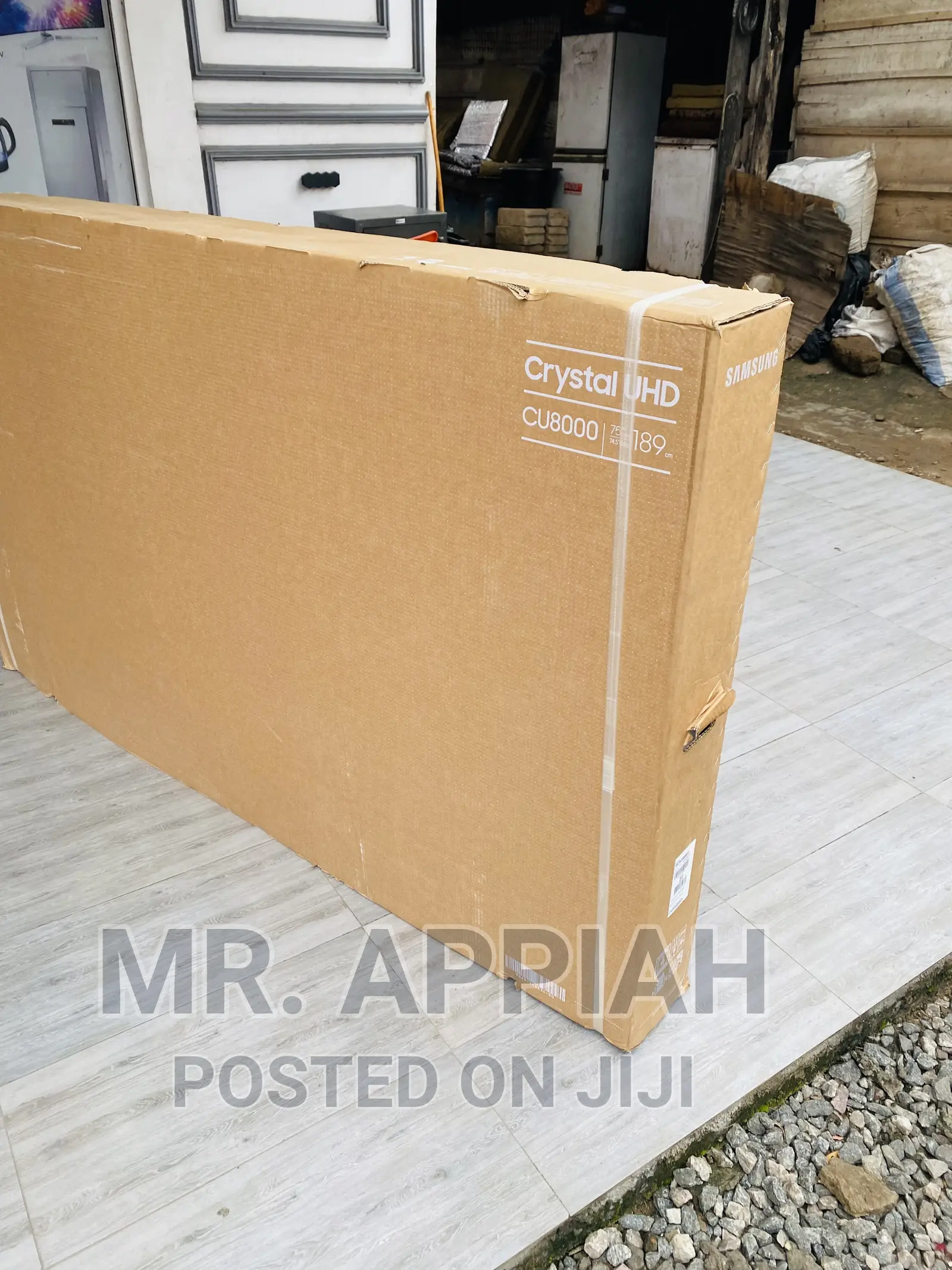 Slim Black Samsung 75 Inches 75cu8000 Crystal Uhd Tv.
