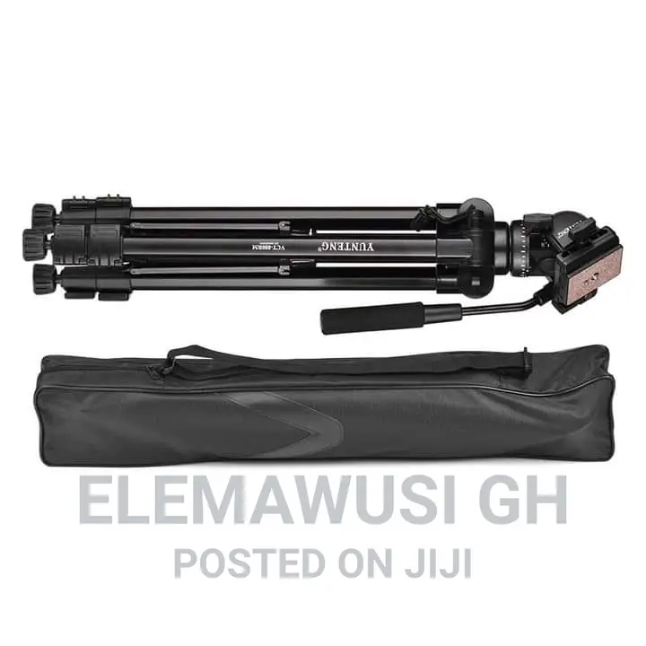 Yunteng VCT- 880 Tripod Stand.
