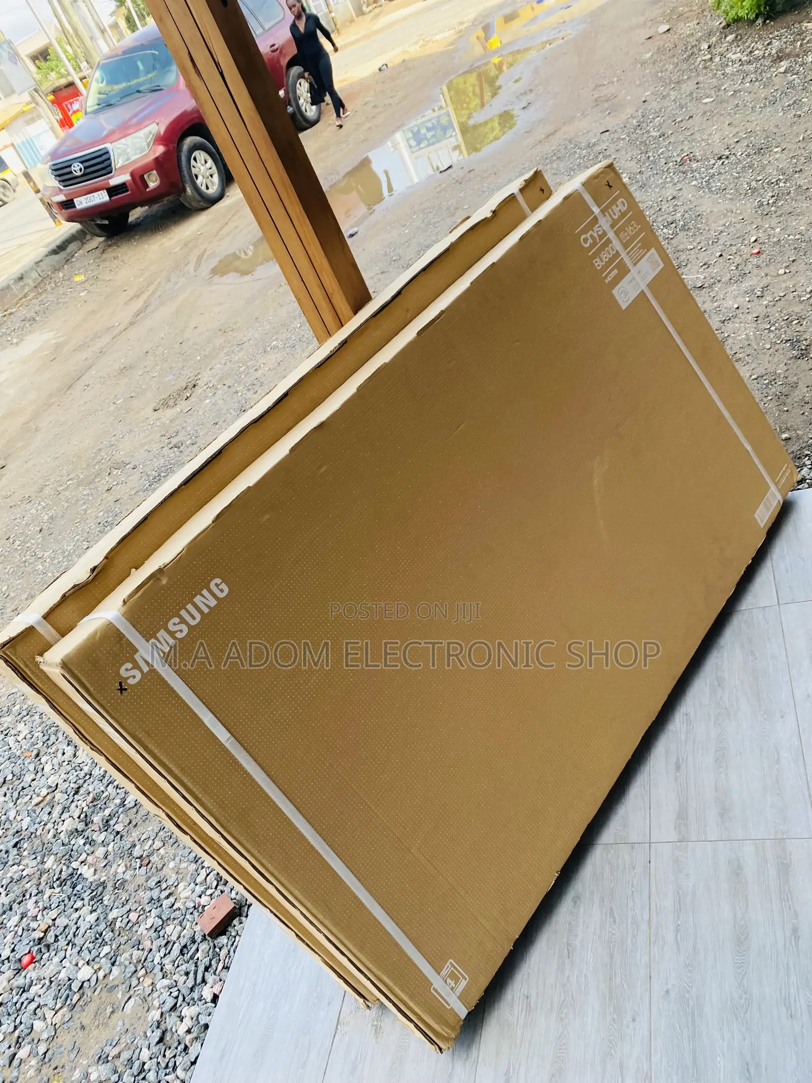 Brand New Samsung 65CU8002 65 Inch Crystal Uhd Smart Tv.