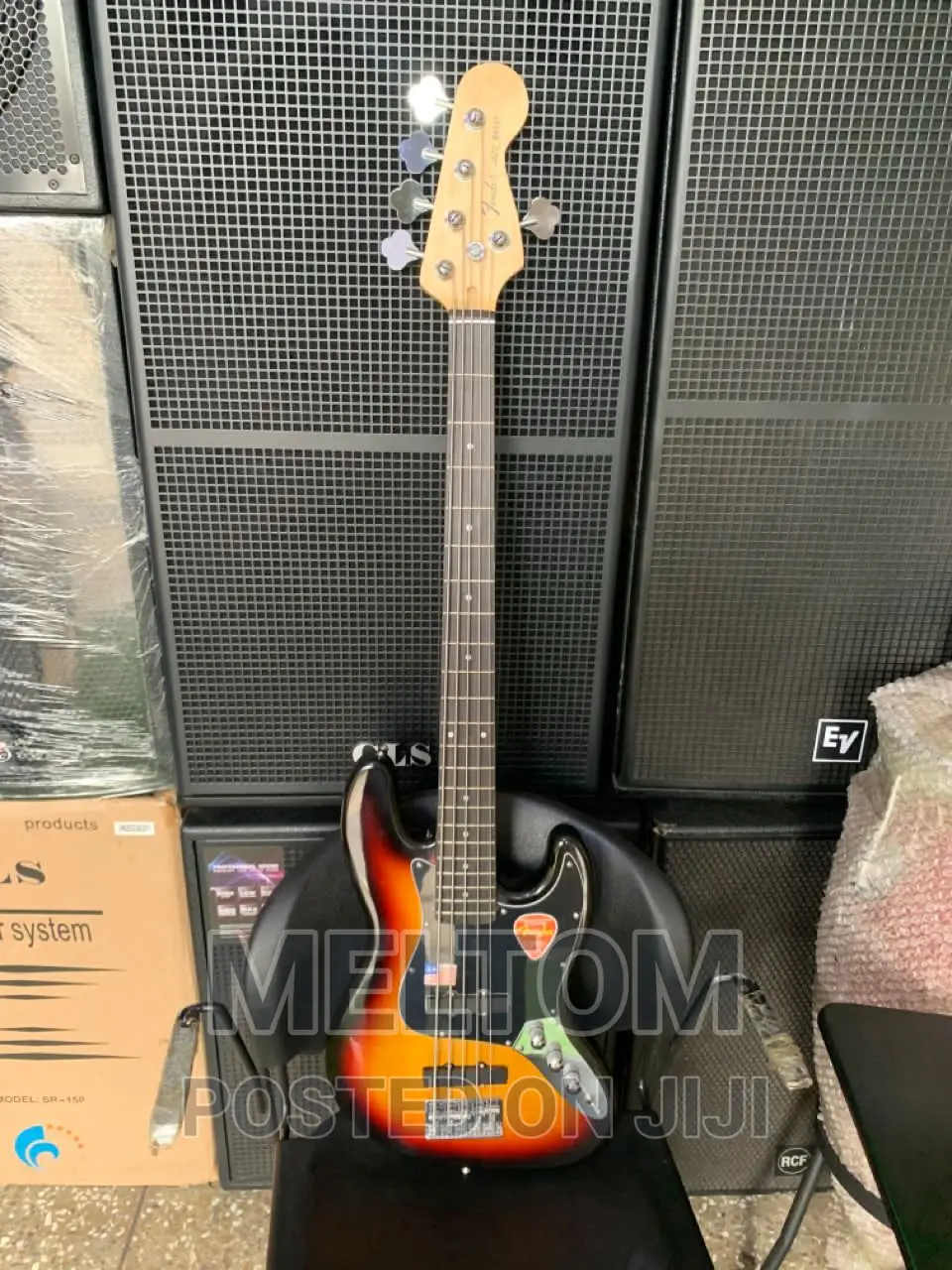 Fender Jazz Bass Guitar (5 Strings)