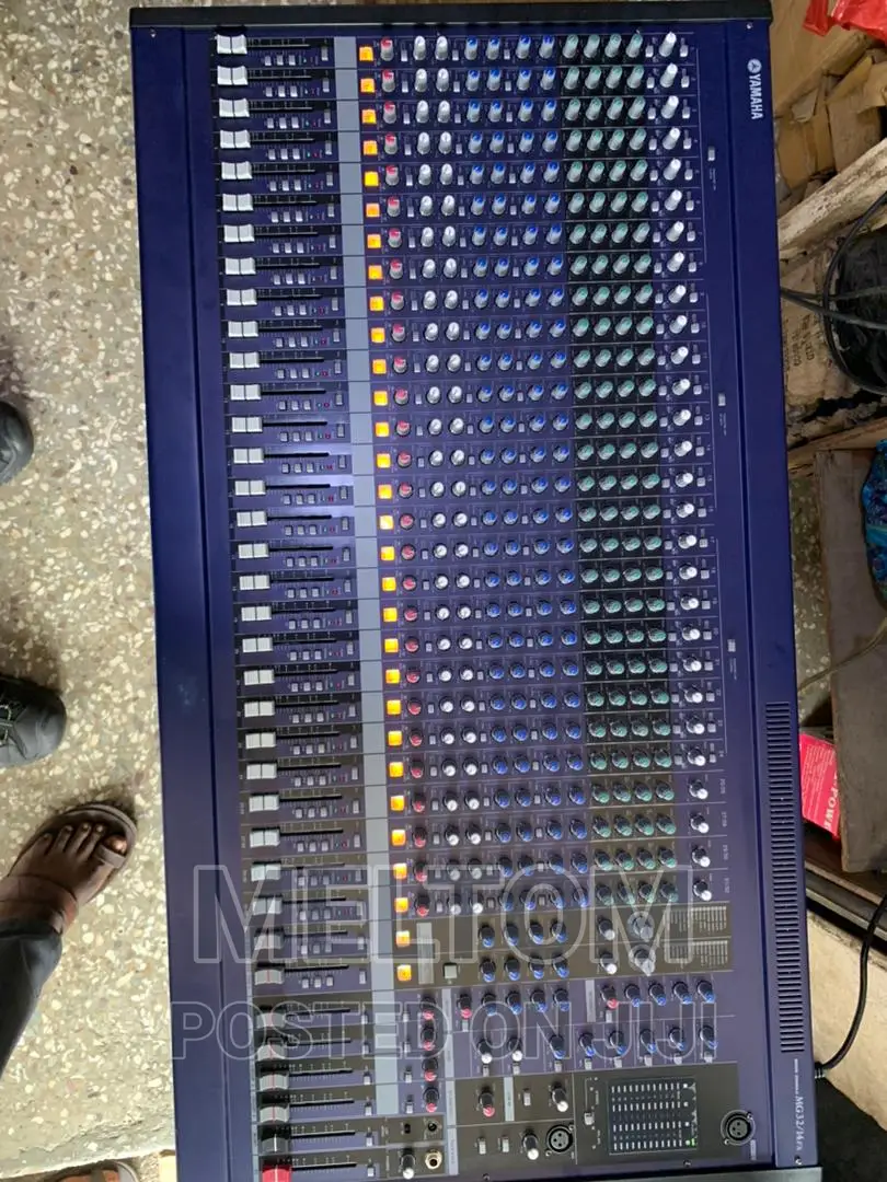 Yamaha Mg32/14fx 32channels Professional Mixer
