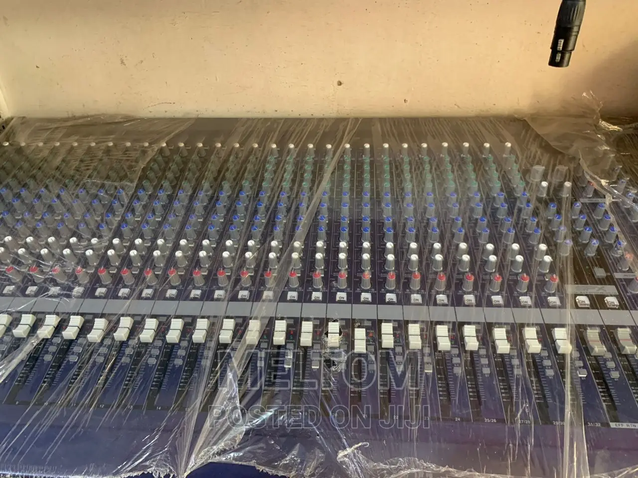 Yamaha Mg32/14fx 32channels Professional Mixer
